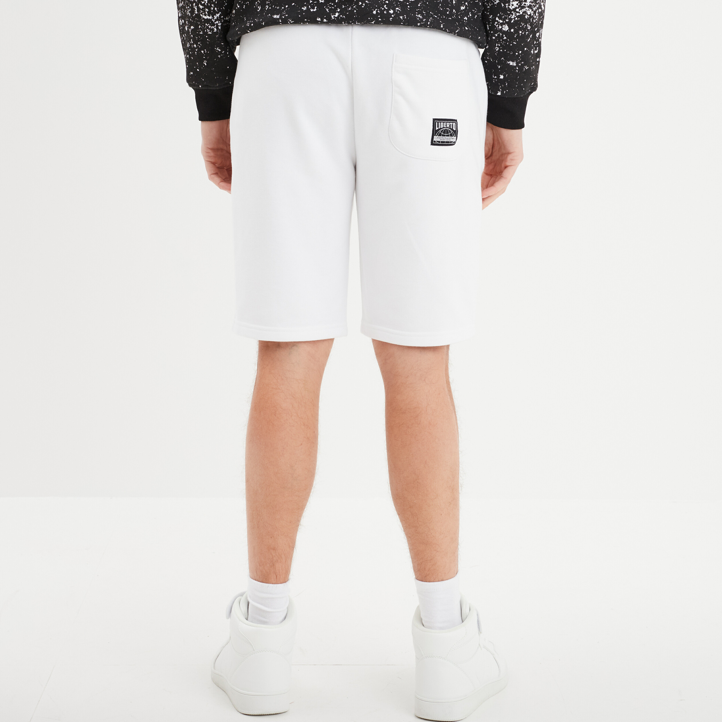 short jogging droit avec poches zippees blanc homme Short jogging droit avec poches zippées blanc homme