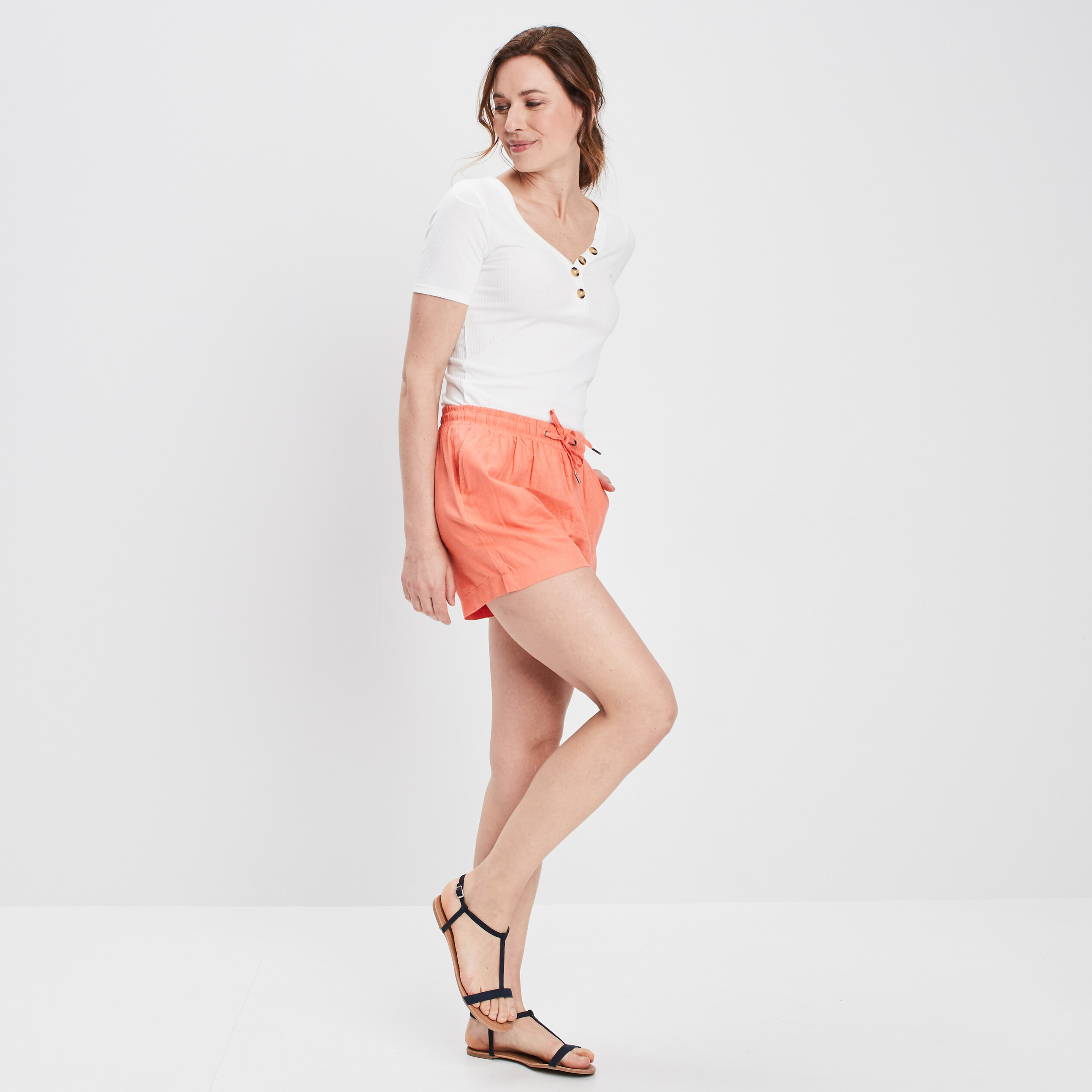Short fluide droit en lin taille smock e rose corail femme