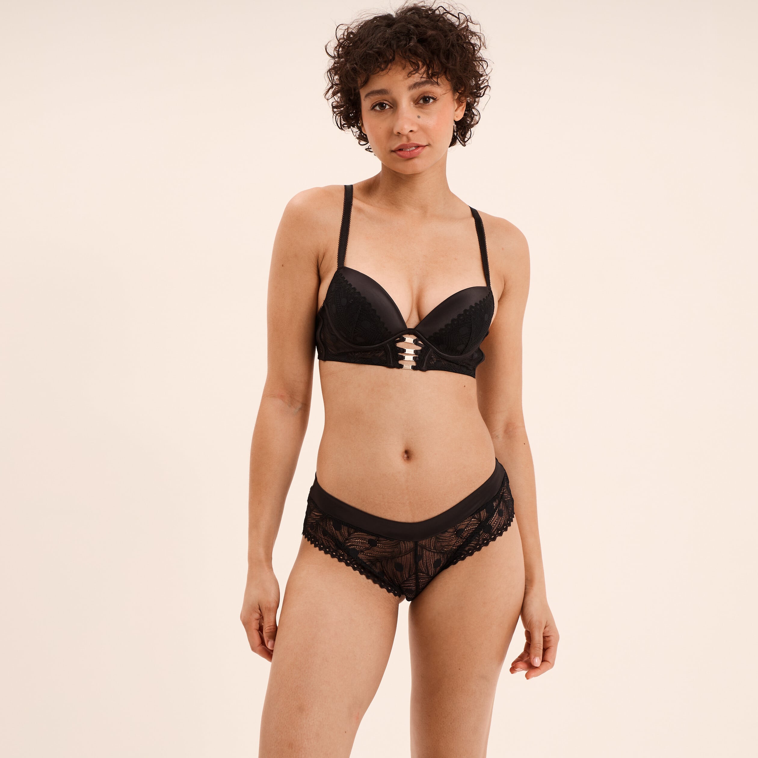 Shorty dentelle noir femme