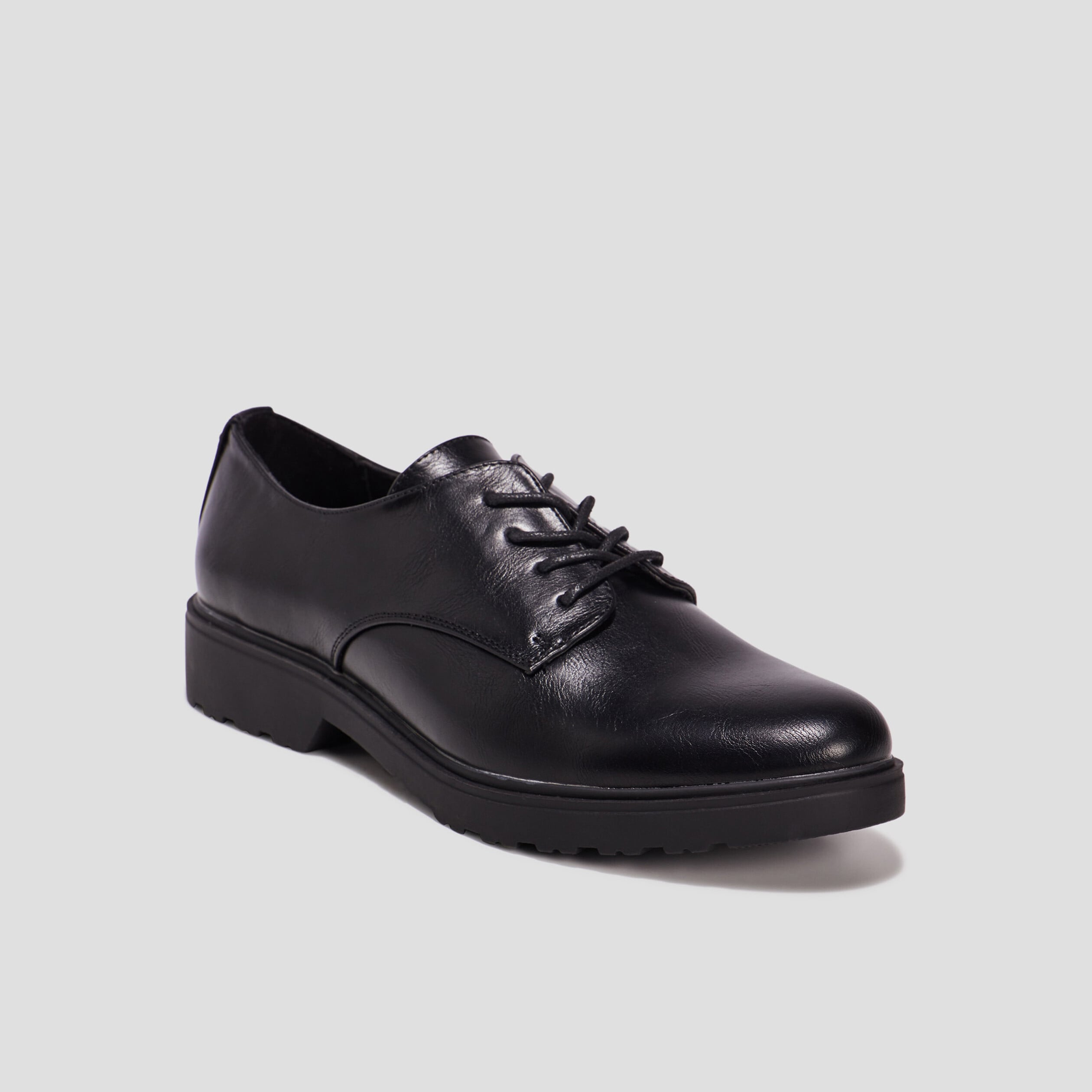 Derbies &agrave; lacets crant&eacute;es Liberto noir femme