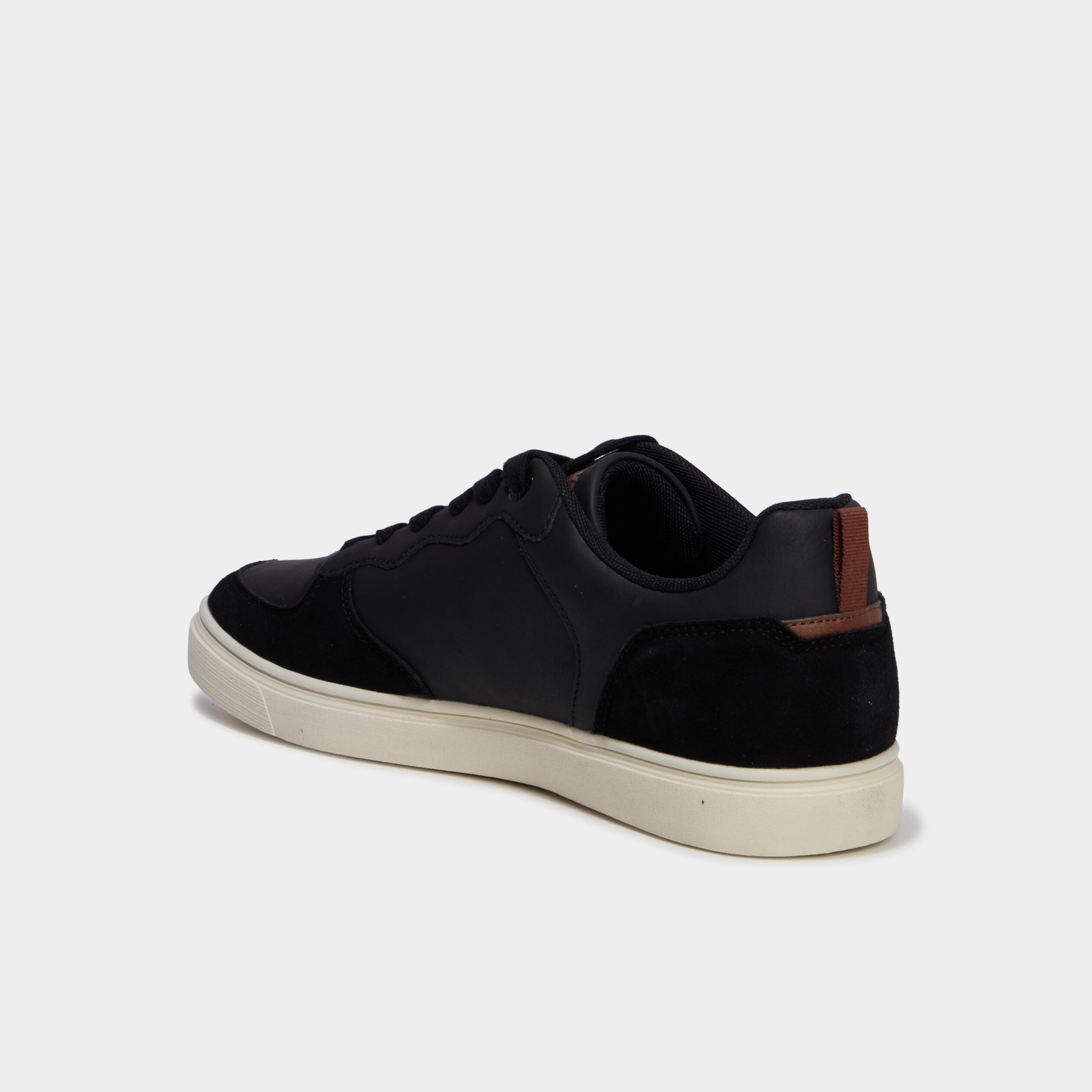 Baskets &agrave; lacets noir homme