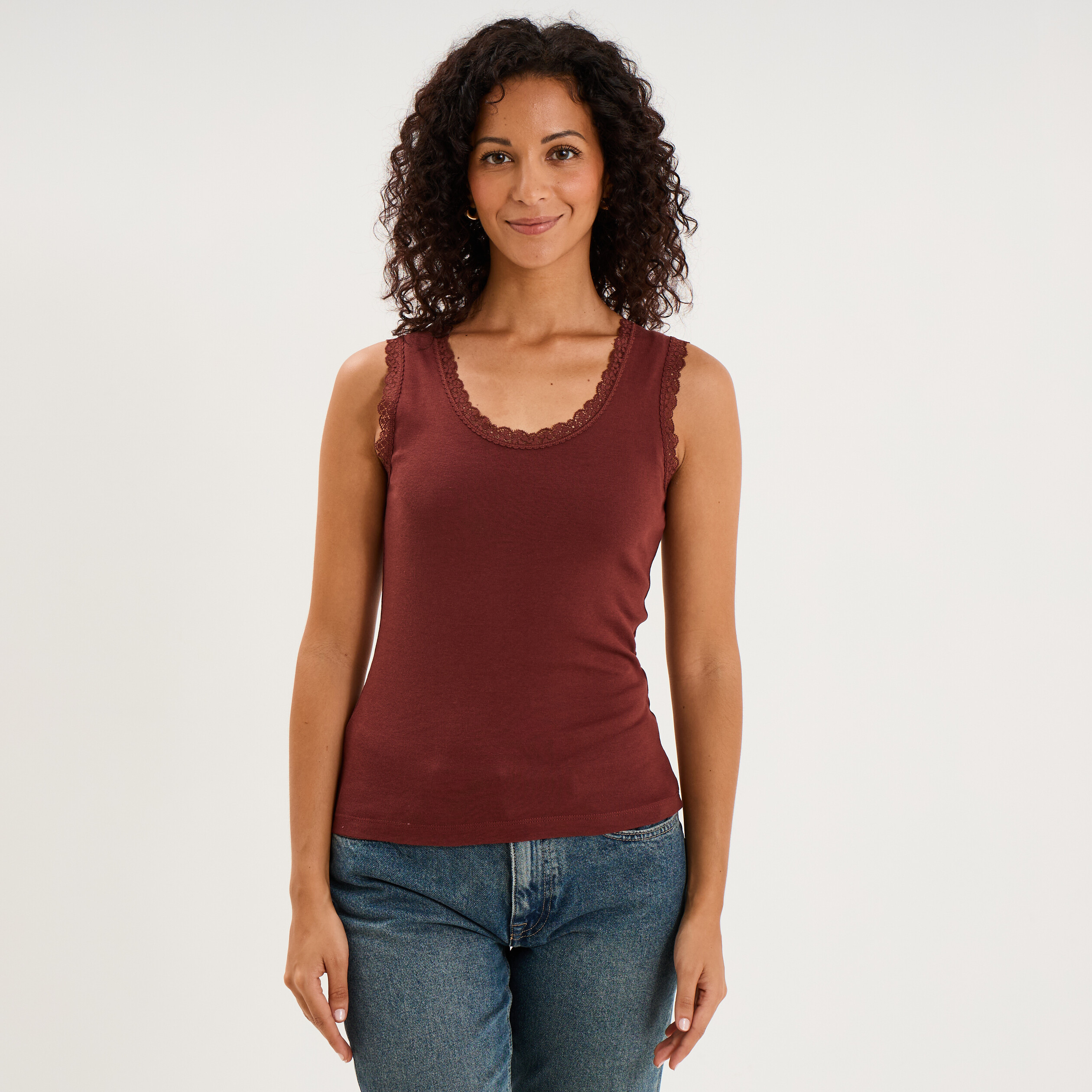 D&eacute;bardeur coton bords dentelle bordeaux femme