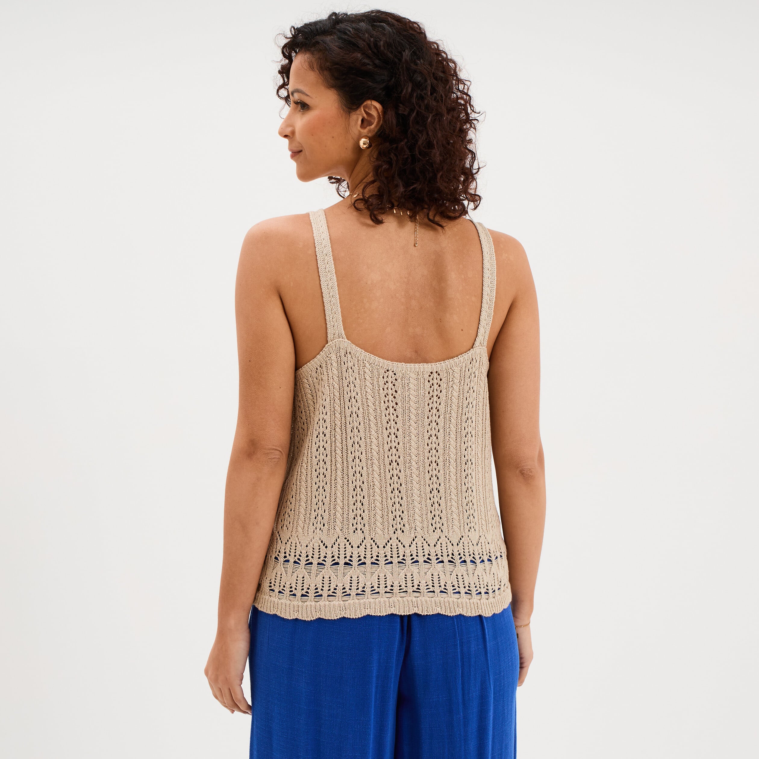 D&eacute;bardeur en maille crochet avec boutons beige femme