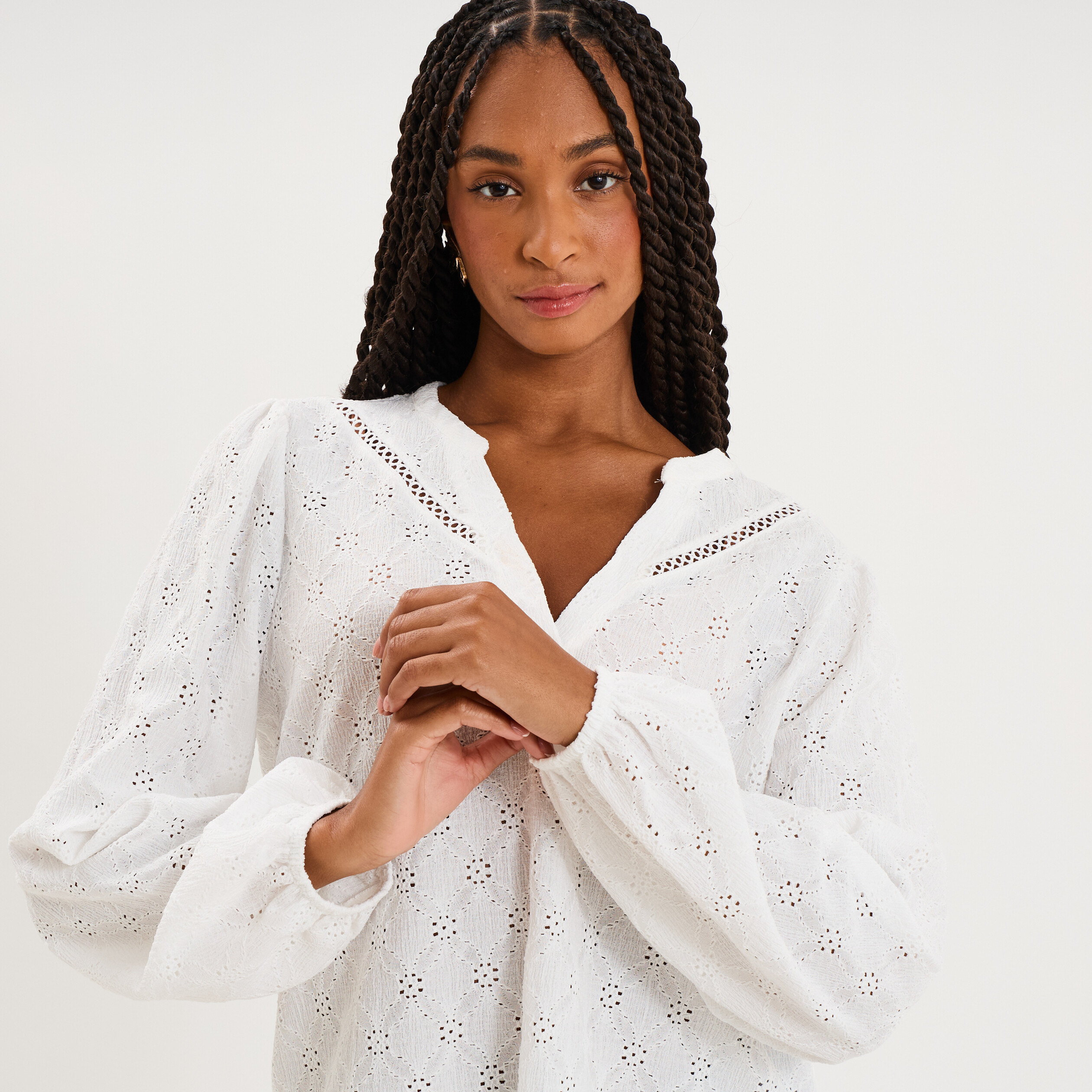 Blouse broderie anglaise manches longues blanc femme