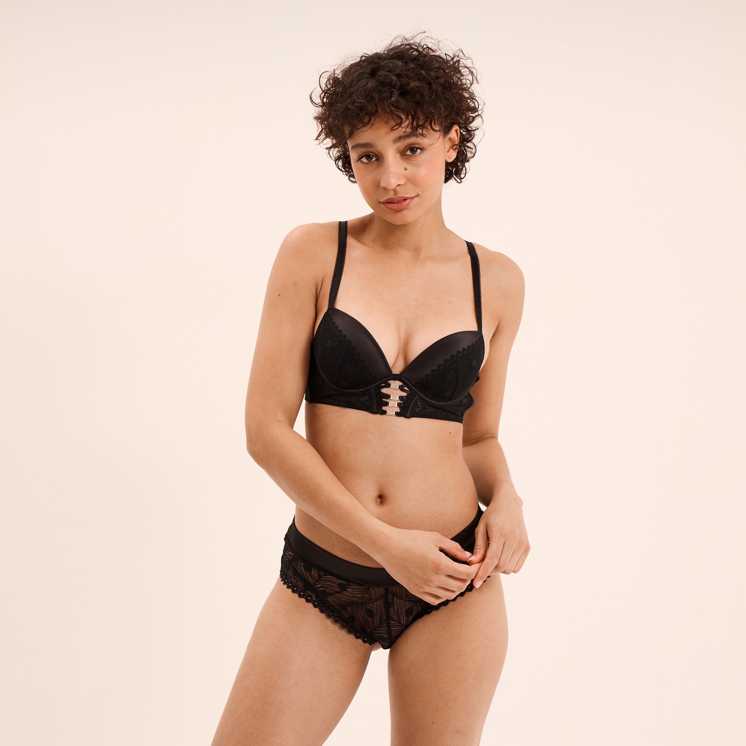 Soutien-gorge padd&eacute; noir femme