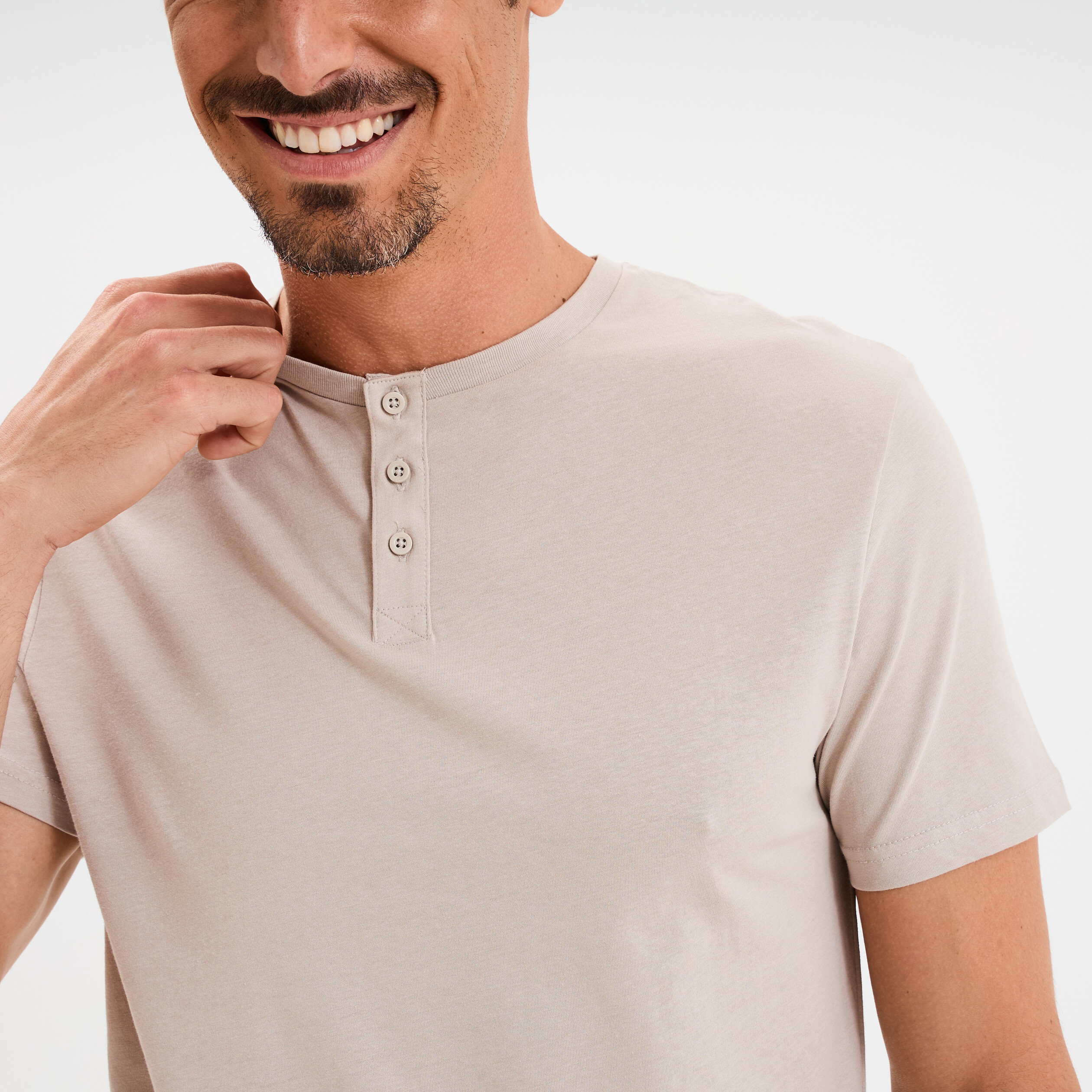 t shirt col tunisien manches courtes gris clair homme T-shirt col tunisien manches courtes gris clair homme
