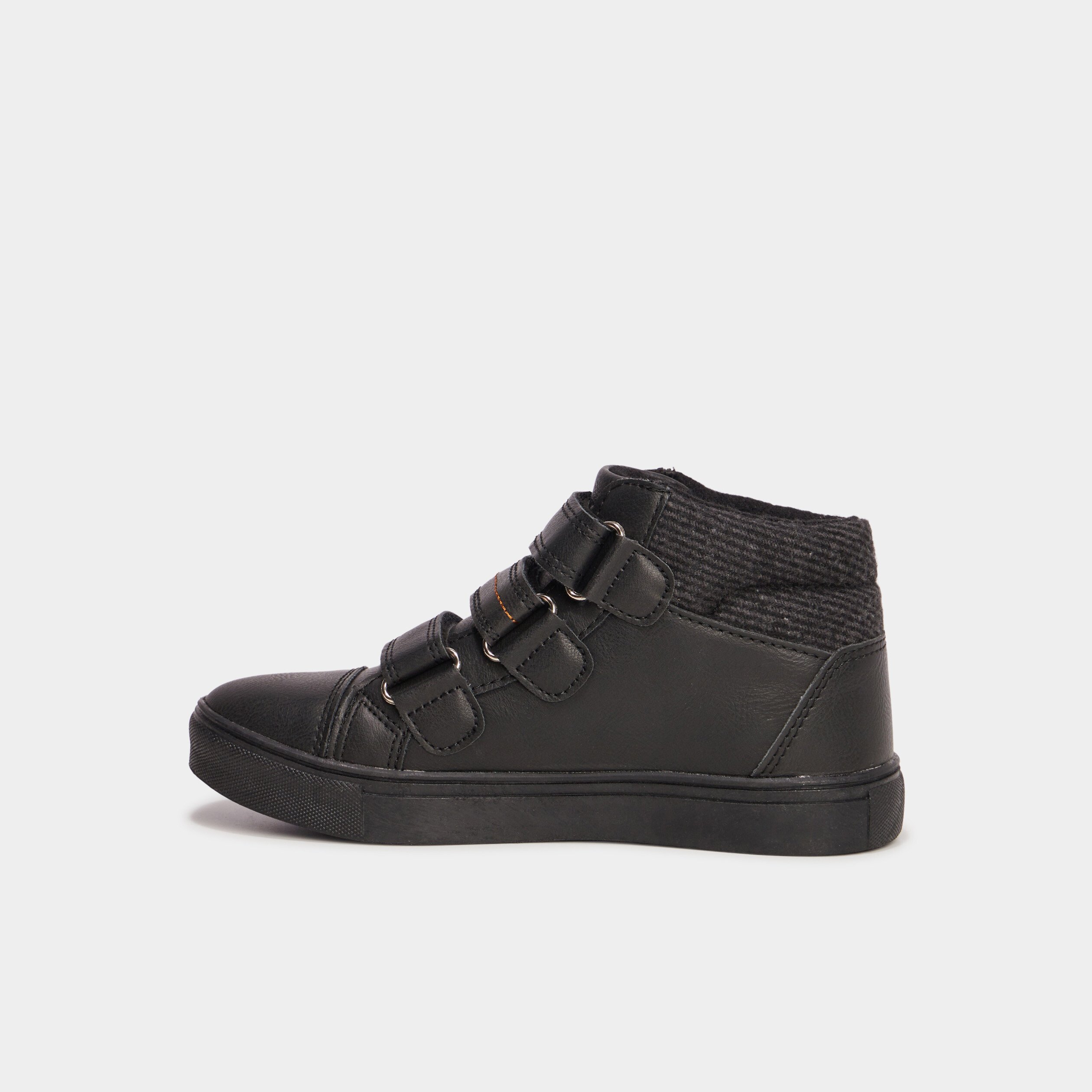 baskets montantes a scratchs bout rond noir garcon Baskets montantes à scratchs bout rond noir garçon