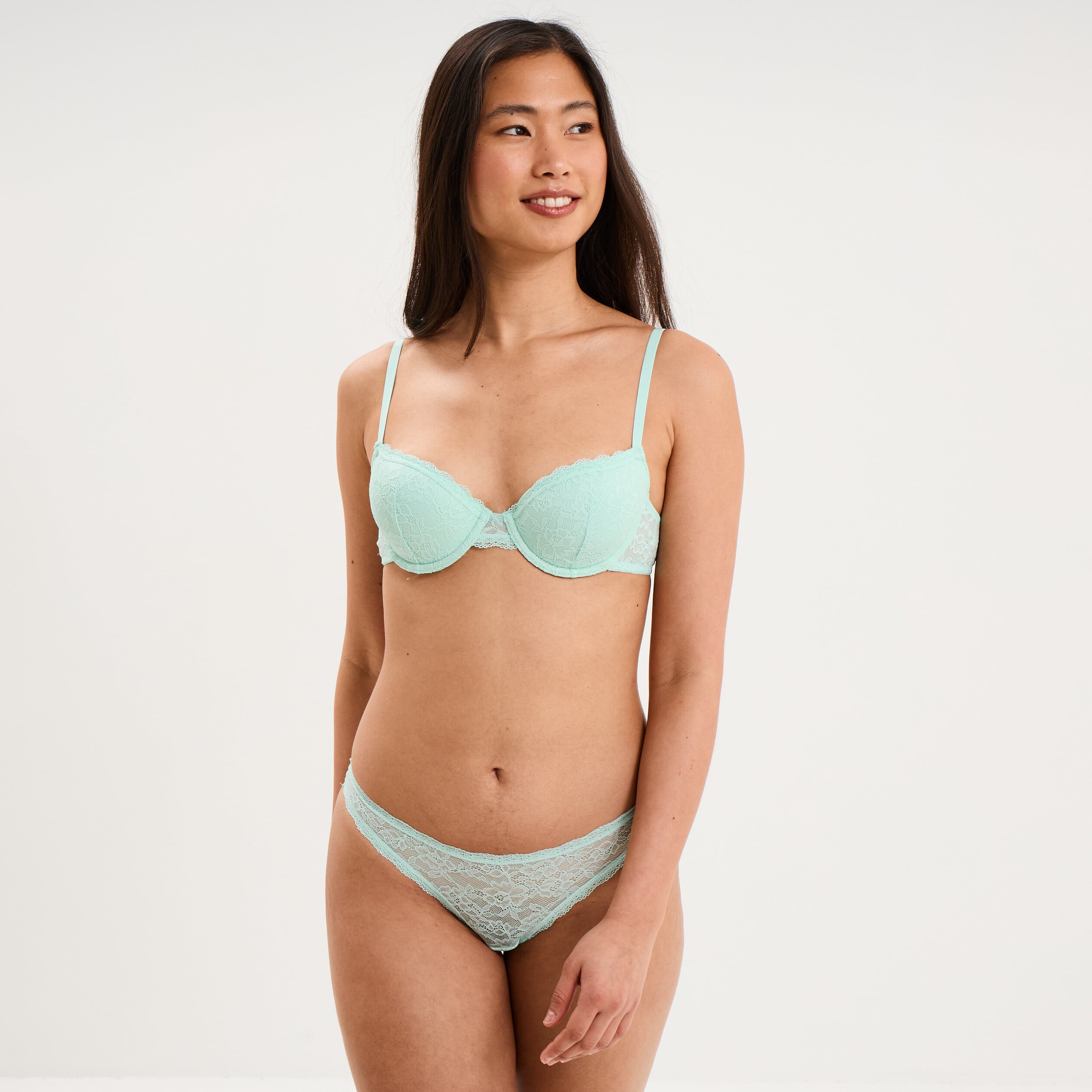 Soutien-gorge corbeille padd&eacute; dentelle vert turquoise femme