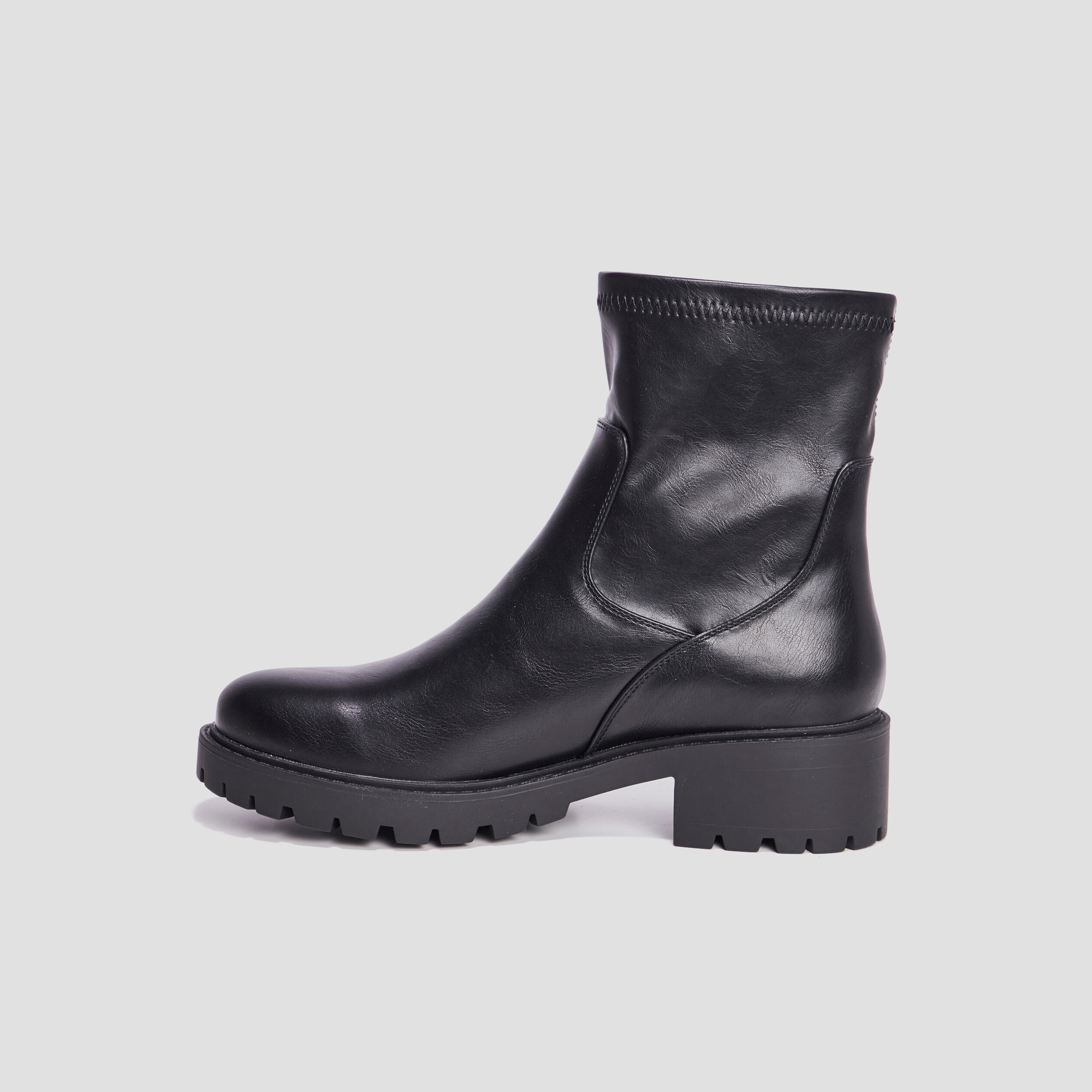 Bottines ranger crant&eacute;es bout rond noir femme