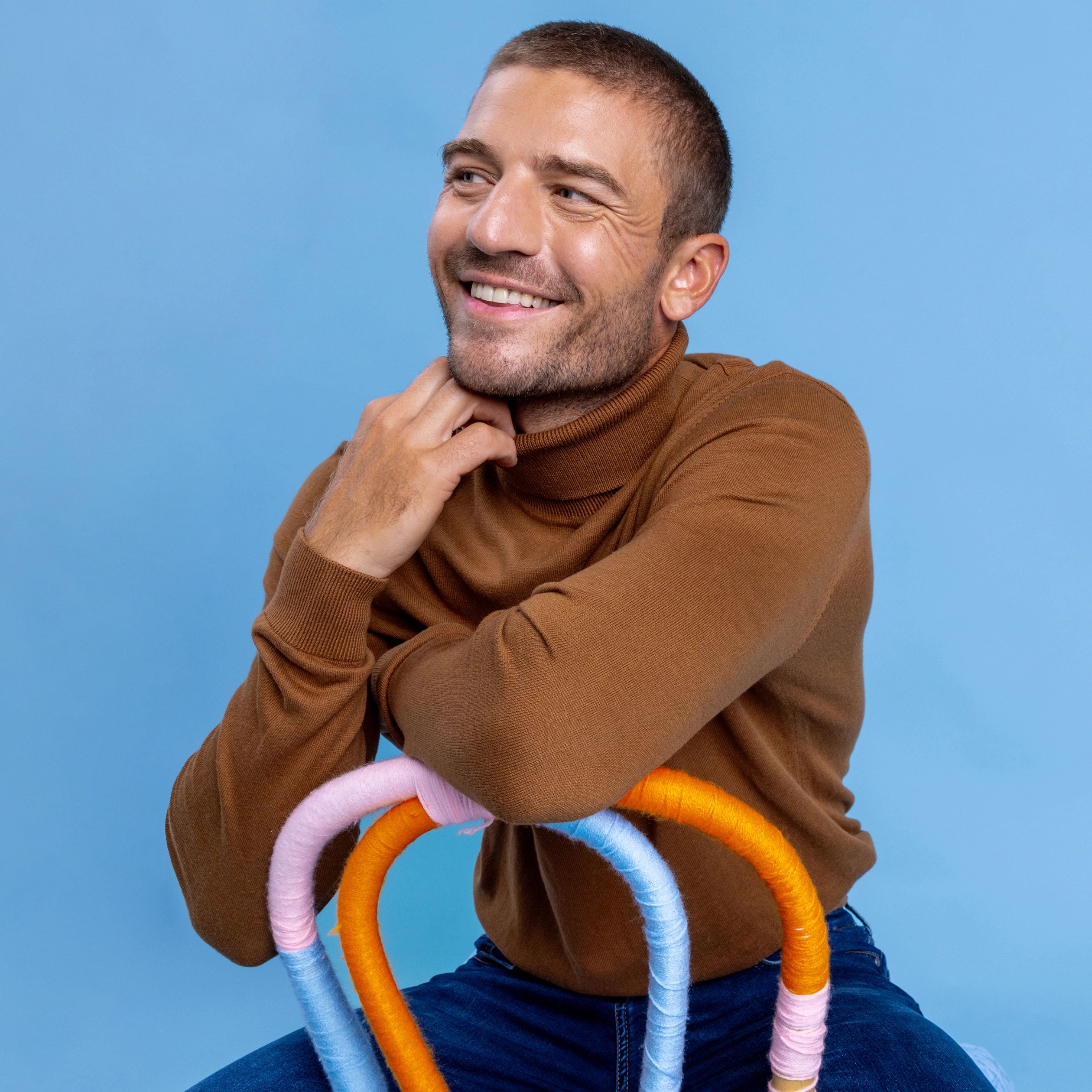 Pull avec col roul&eacute; camel homme