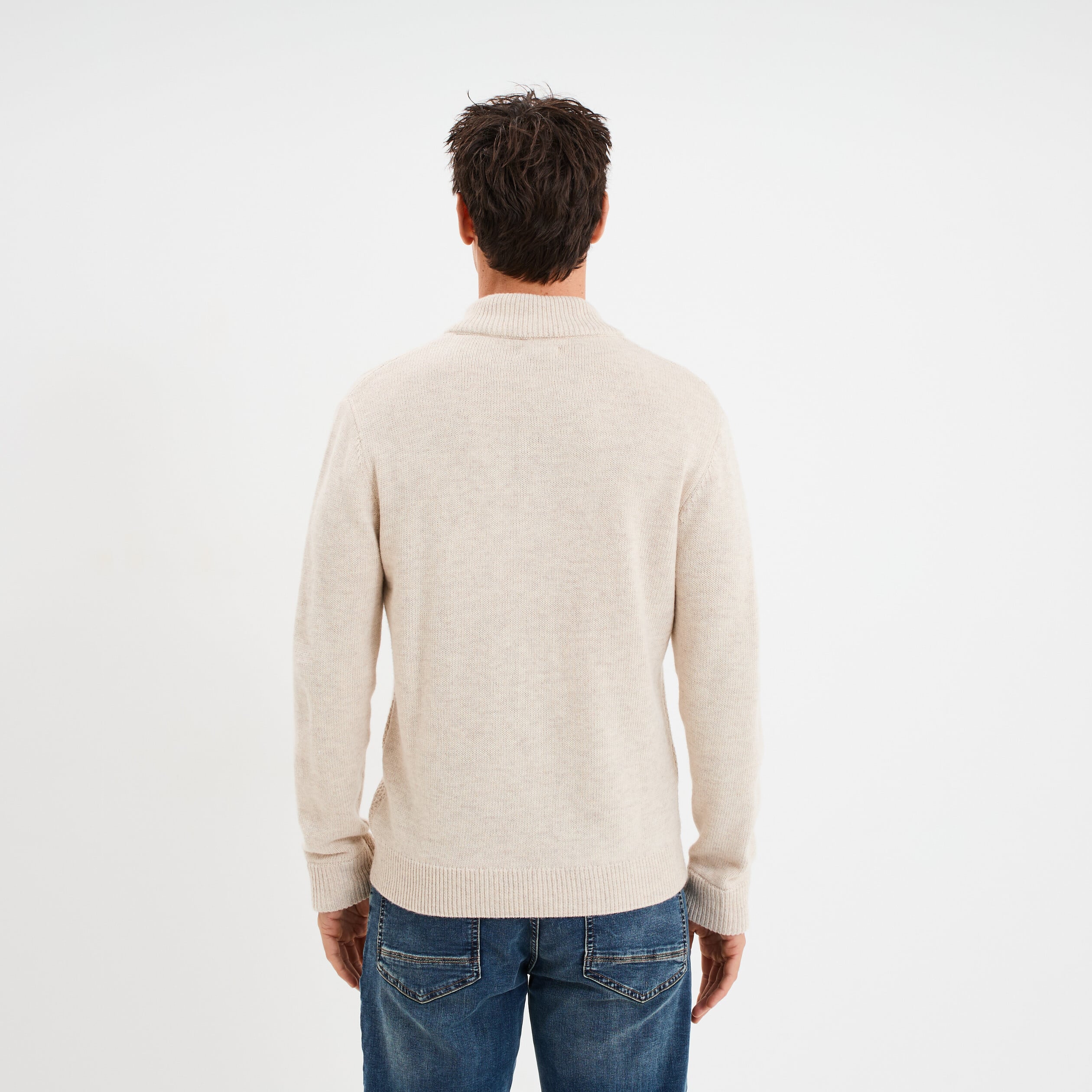 Pull col montant boutonn&eacute; et torsades ecru homme
