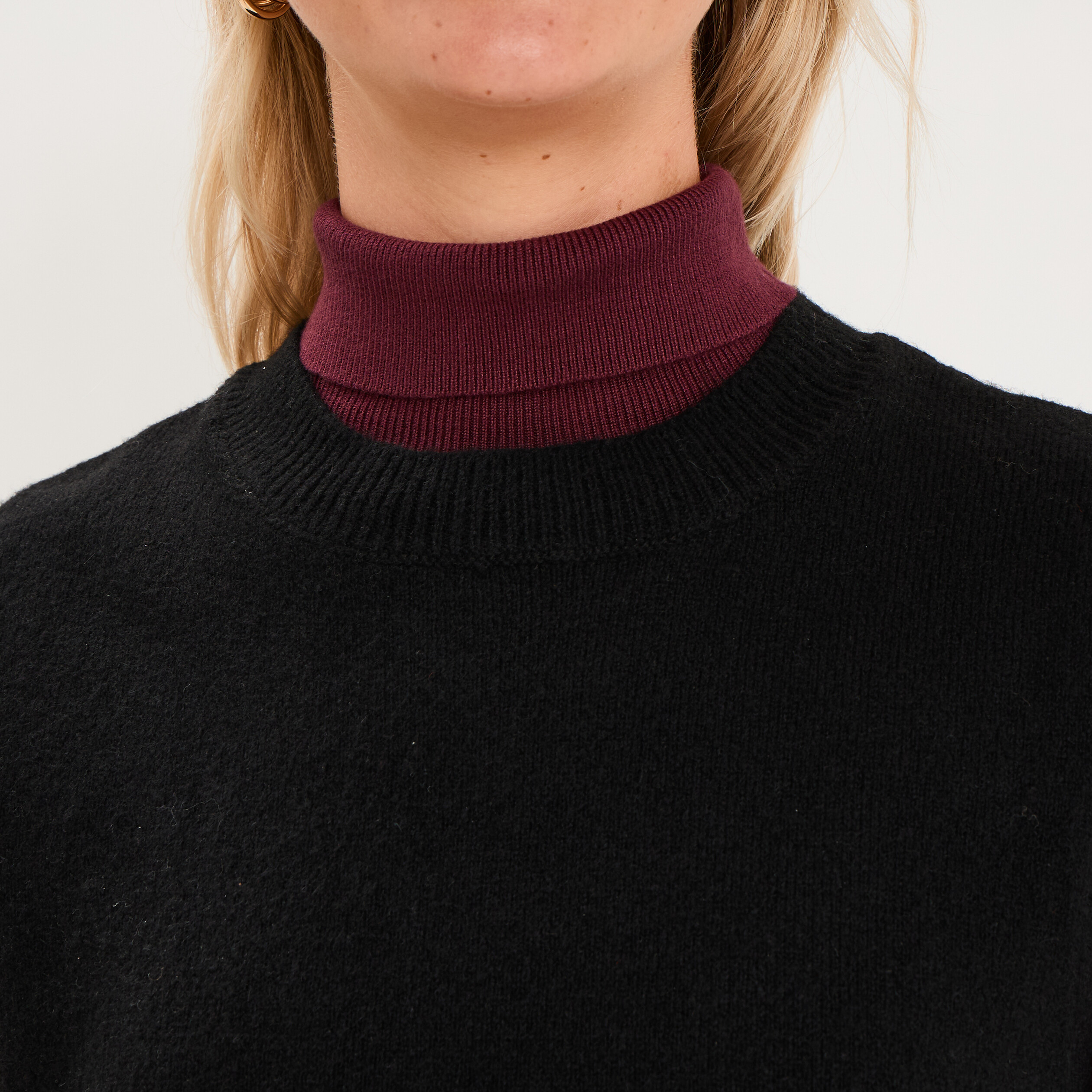 Pull sans manches col rond noir femme