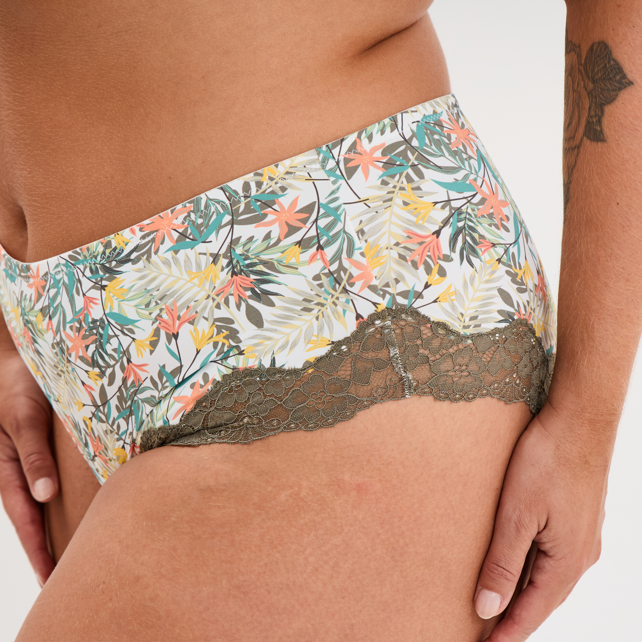 shorty microfibre blanc femmegt Shorty microfibre blanc femme grande taille