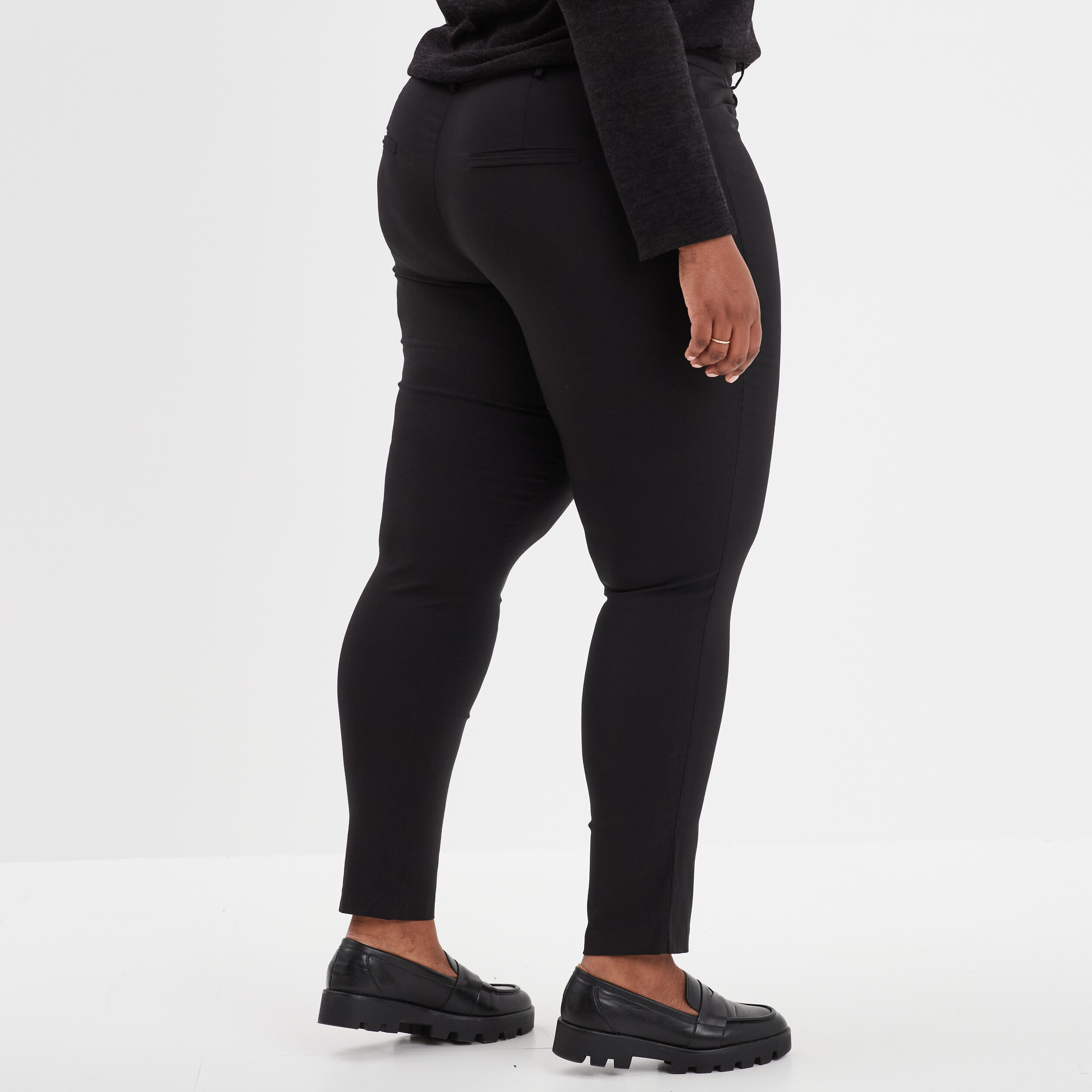pantalon skinny noir femmegt Pantalon skinny noir femme grande taille