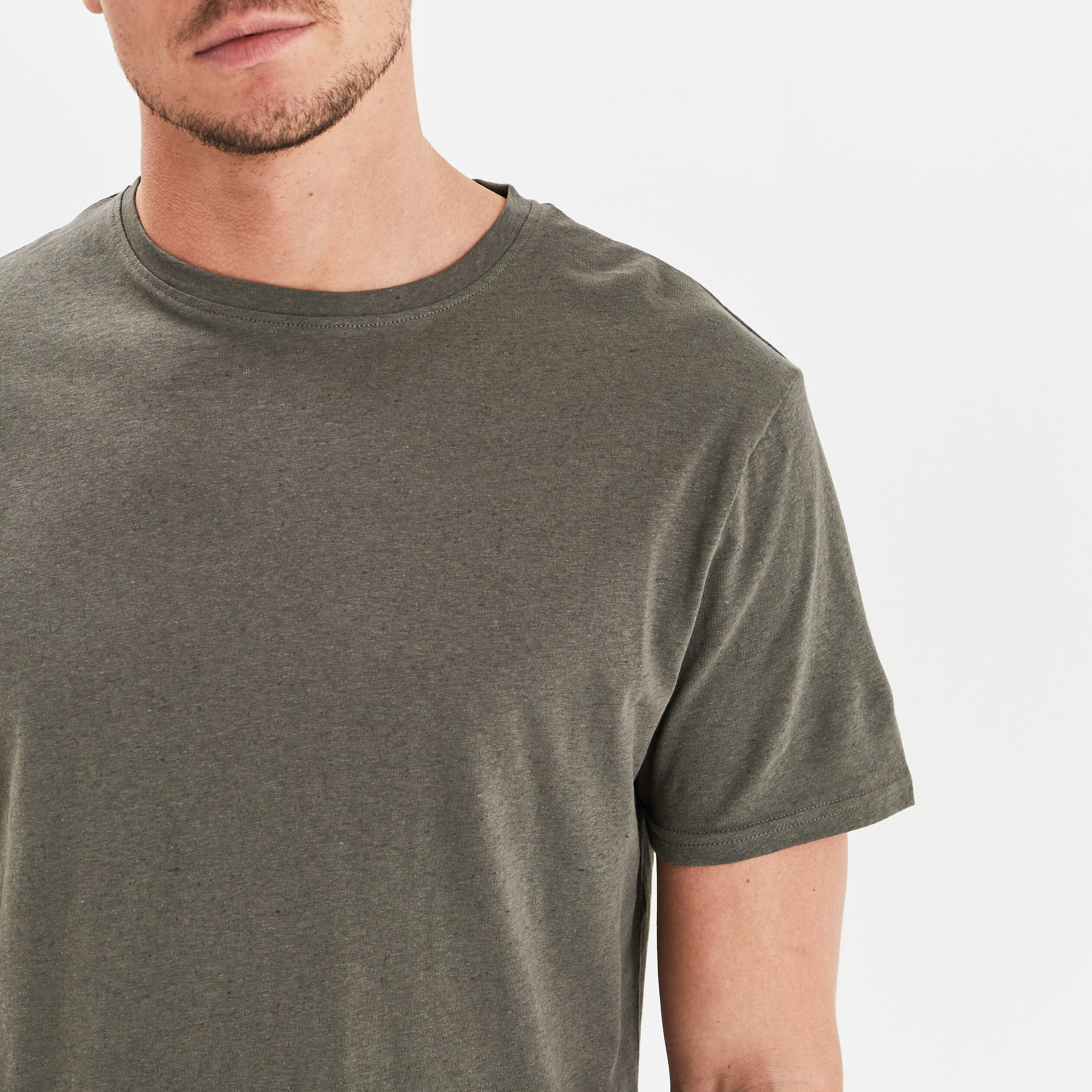 t shirt manches courtes en melange lin vert kaki homme T-shirt manches courtes en mélange lin vert kaki homme
