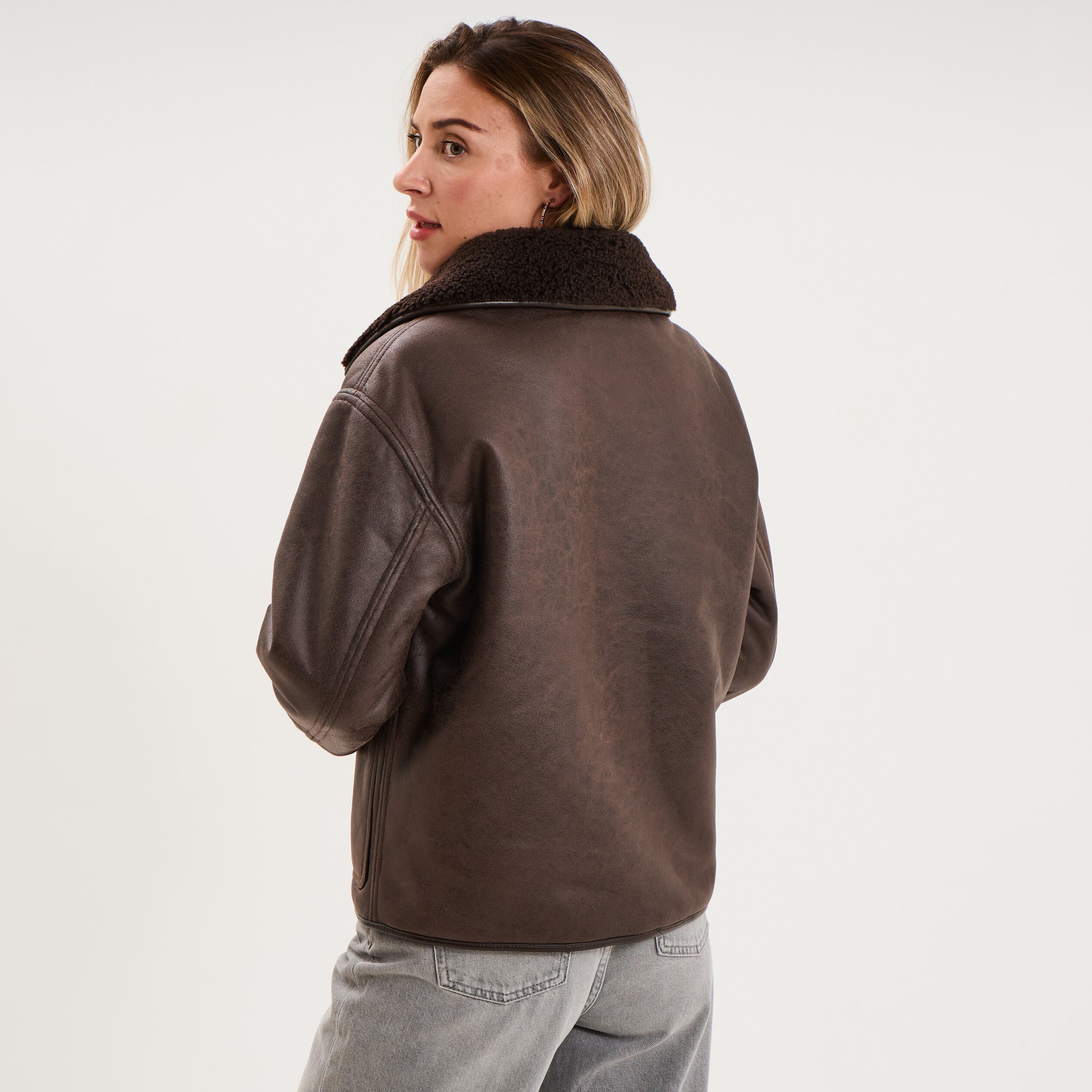Veste r&eacute;versible simili cuir et polaire marron fonc&eacute; femme