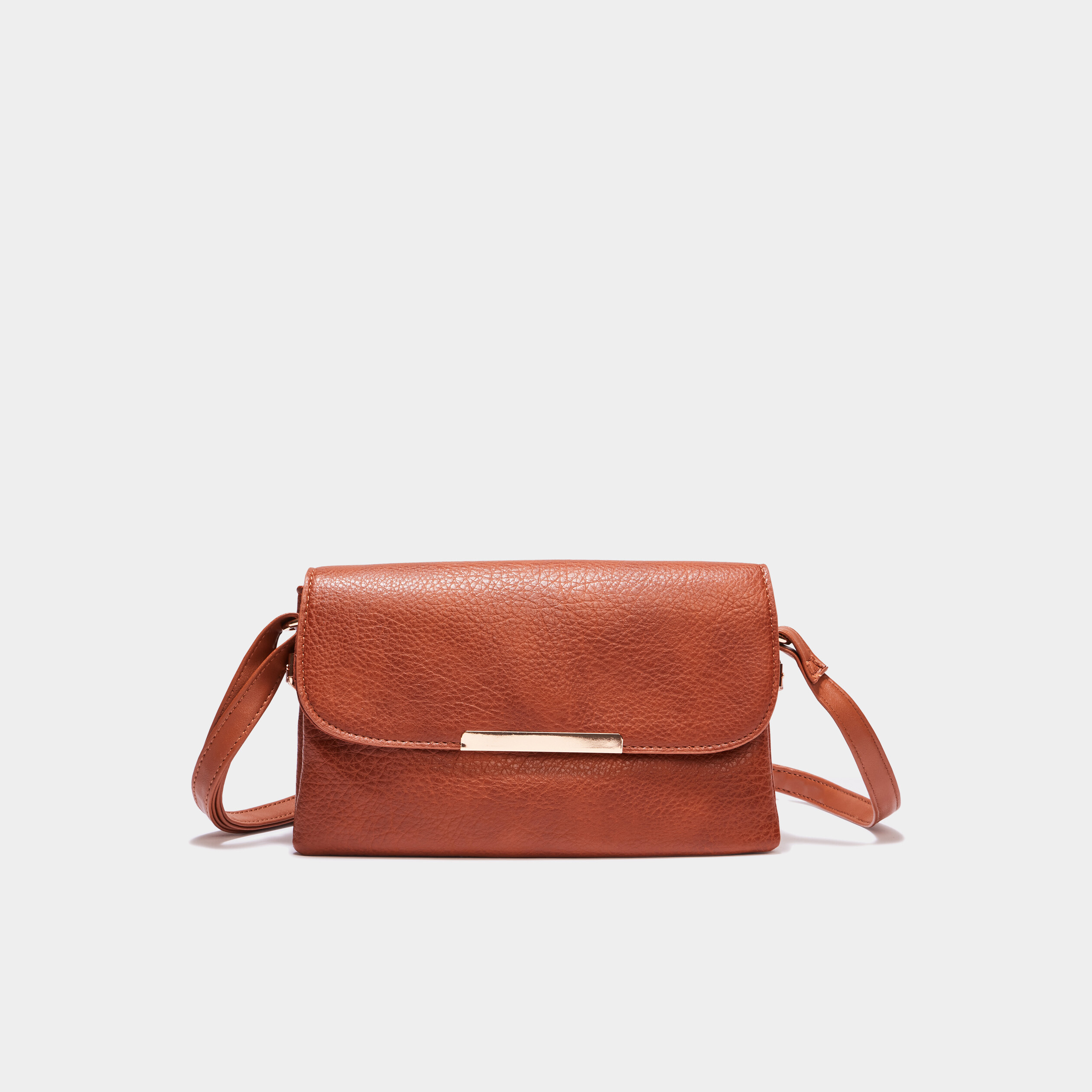 sac en bandouliere avec rabat marron cognac femme Sac en bandoulière avec rabat marron cognac femme