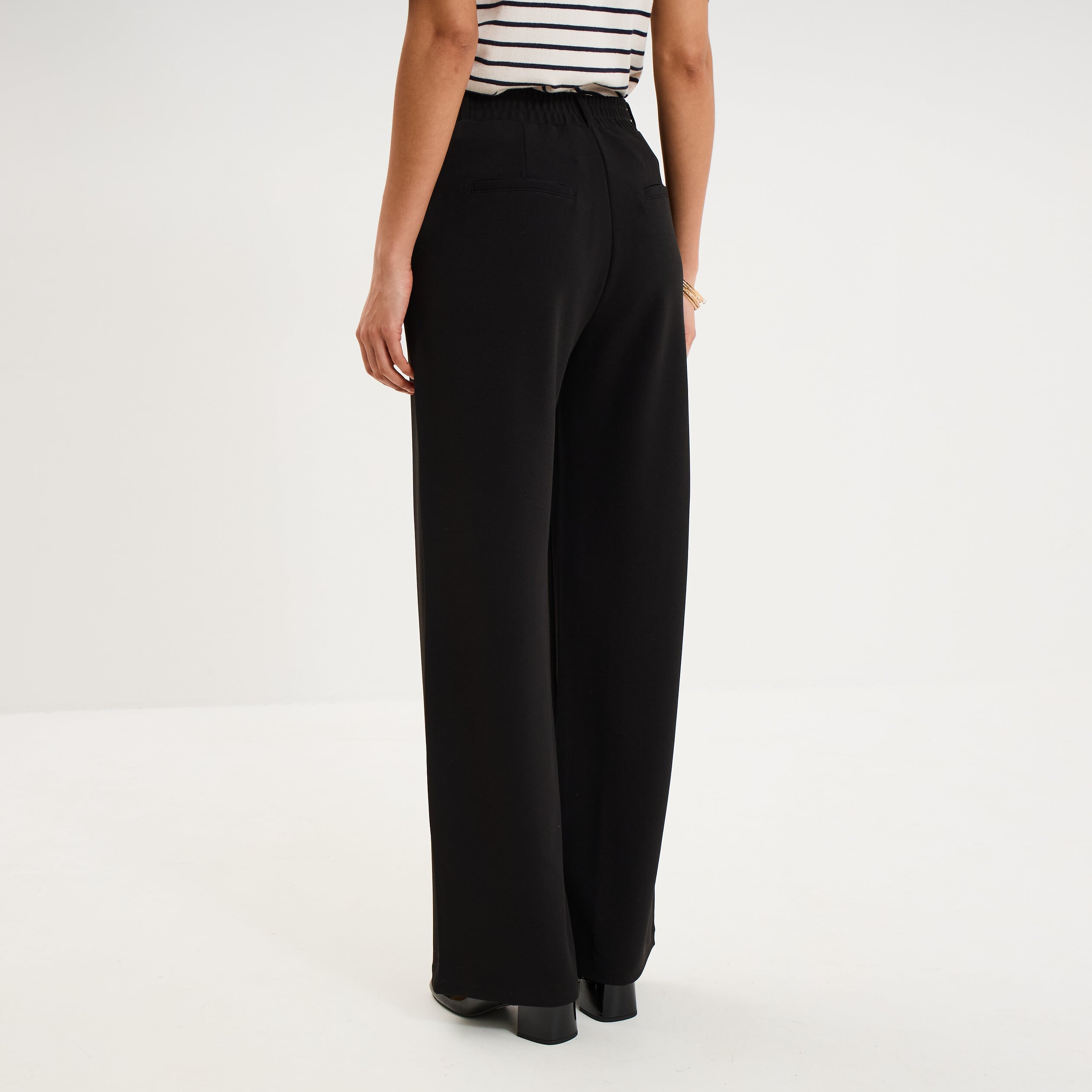 Pantalon effet cr&ecirc;pe large noir femme
