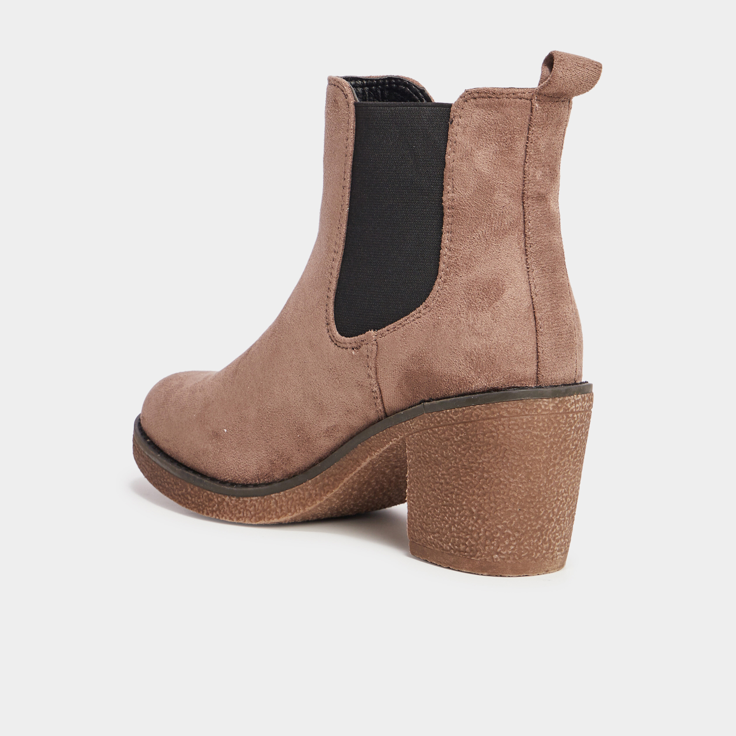 Bottines chelsea &agrave; talons aspect su&eacute;dine taupe femme