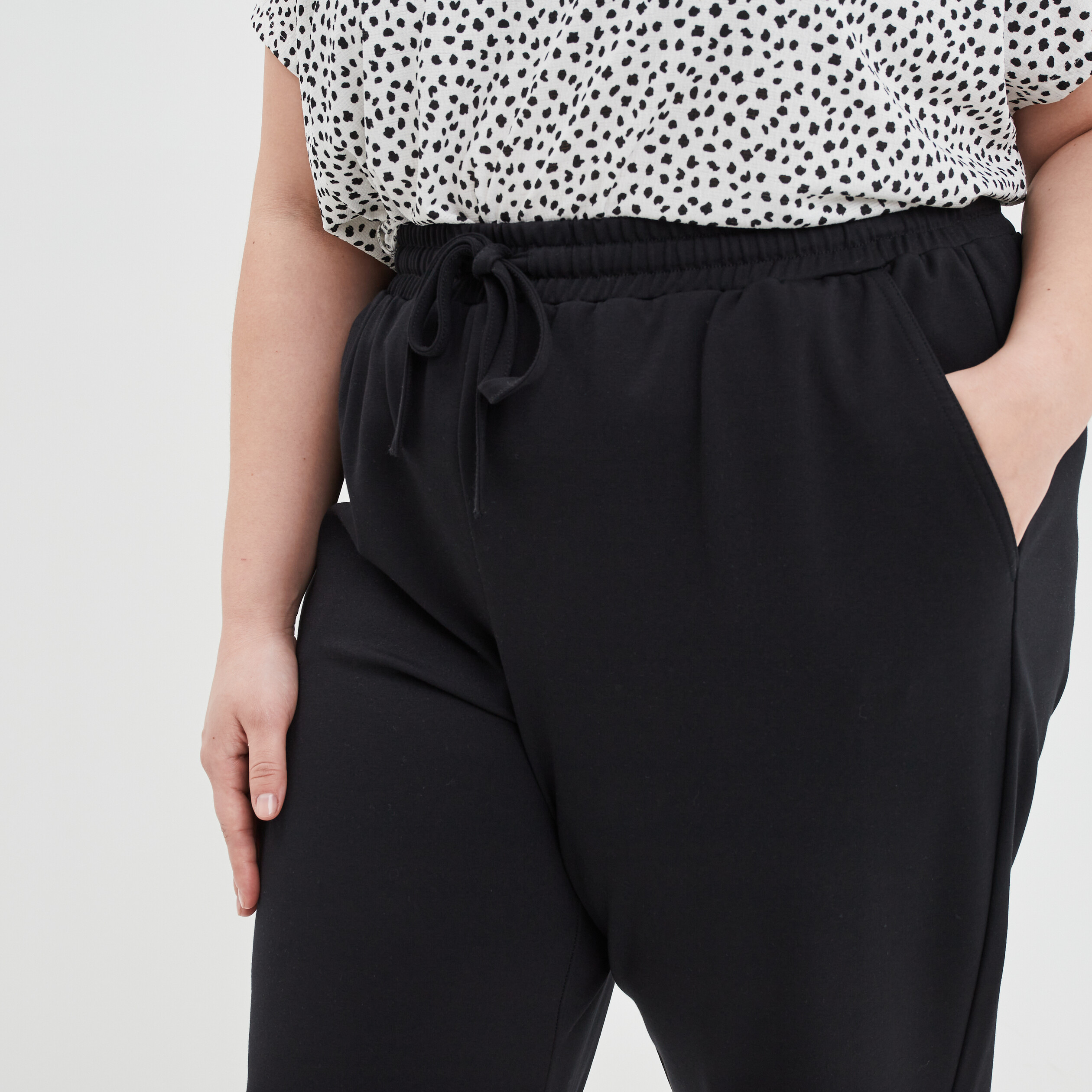 Pantalon de jogging taille élastiquée noir femme grande taille