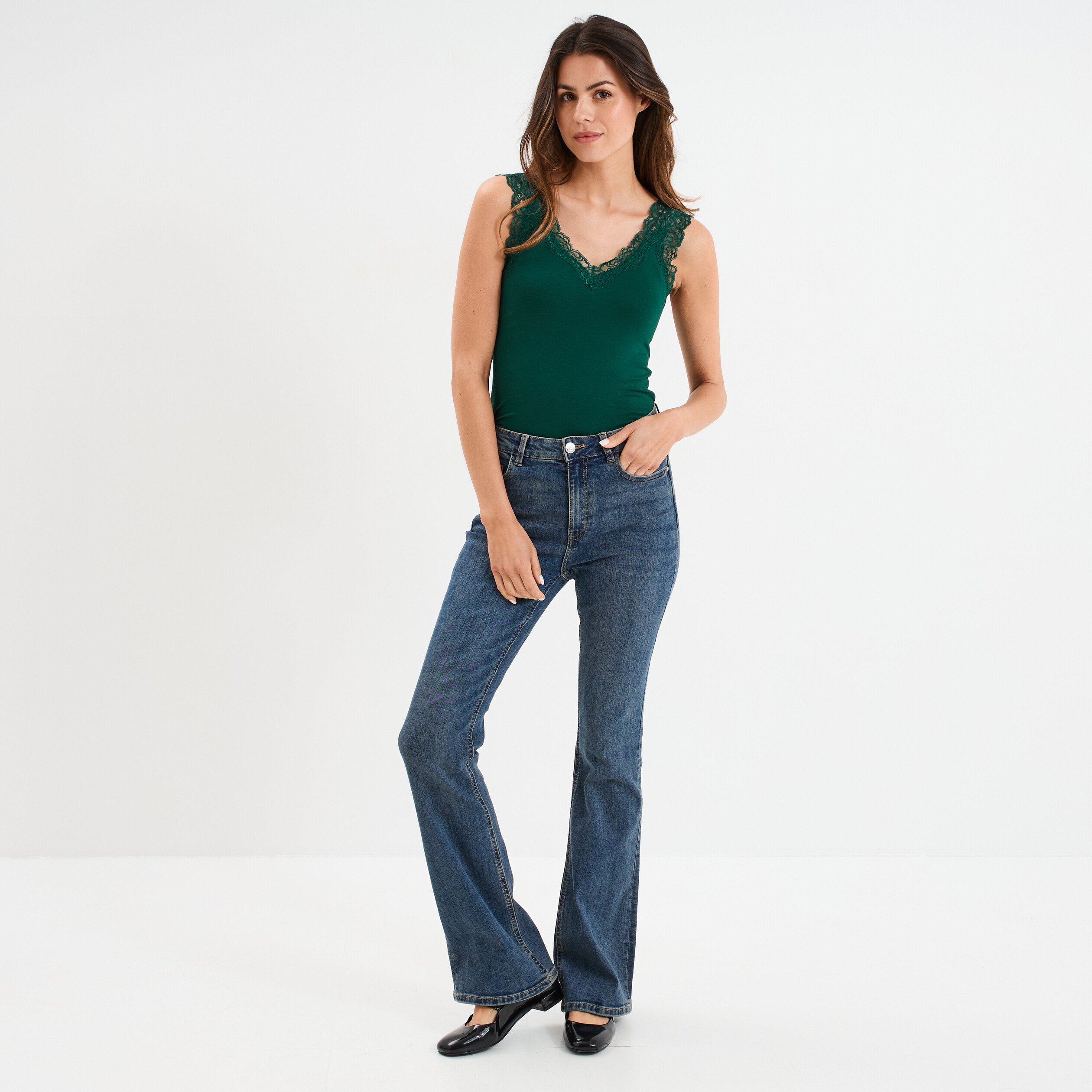 debardeur ajuste avec dentelle vert fonce femme Débardeur ajusté avec dentelle vert foncé femme