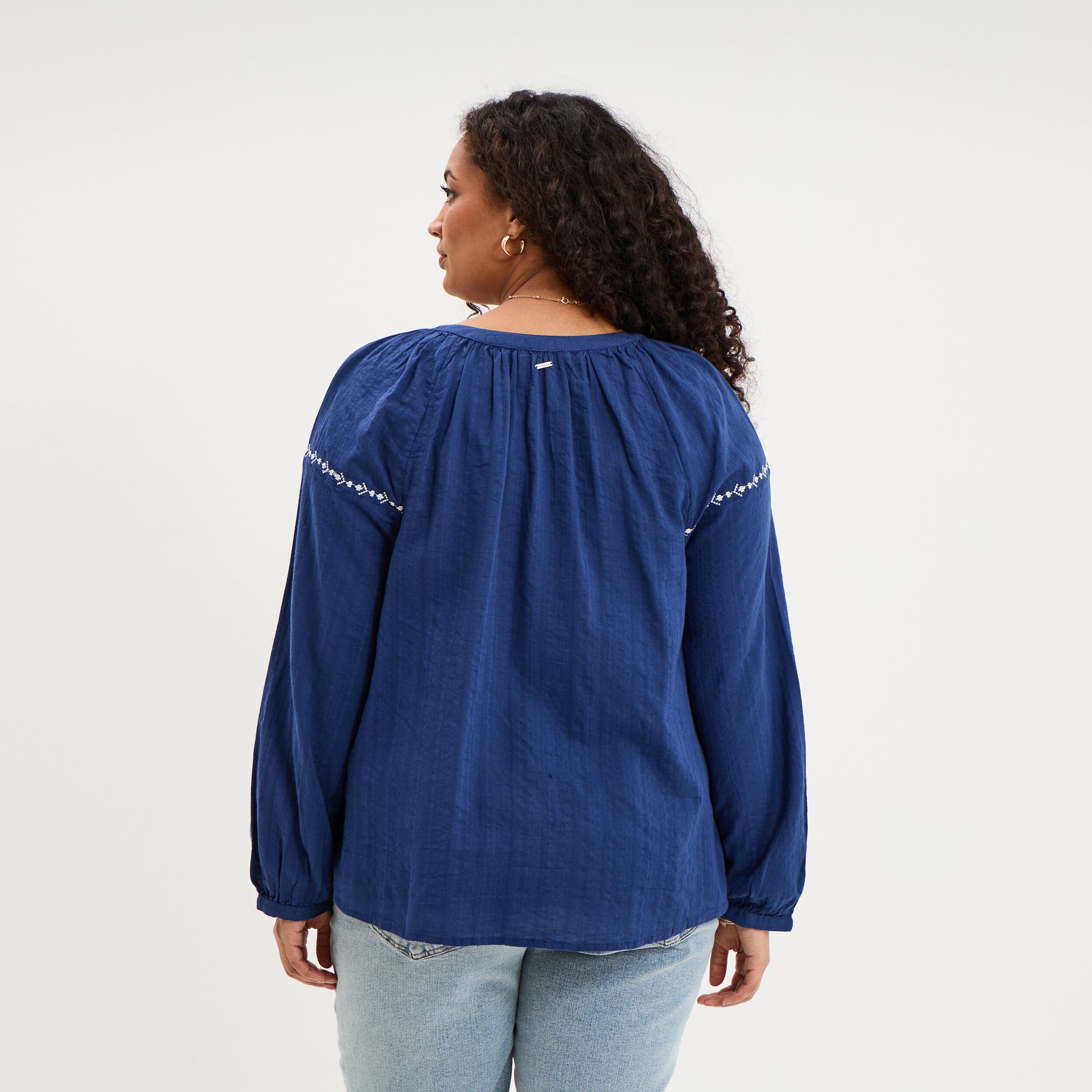 Blouse brod&eacute;e manches longues coton bleu marine femme grande taille