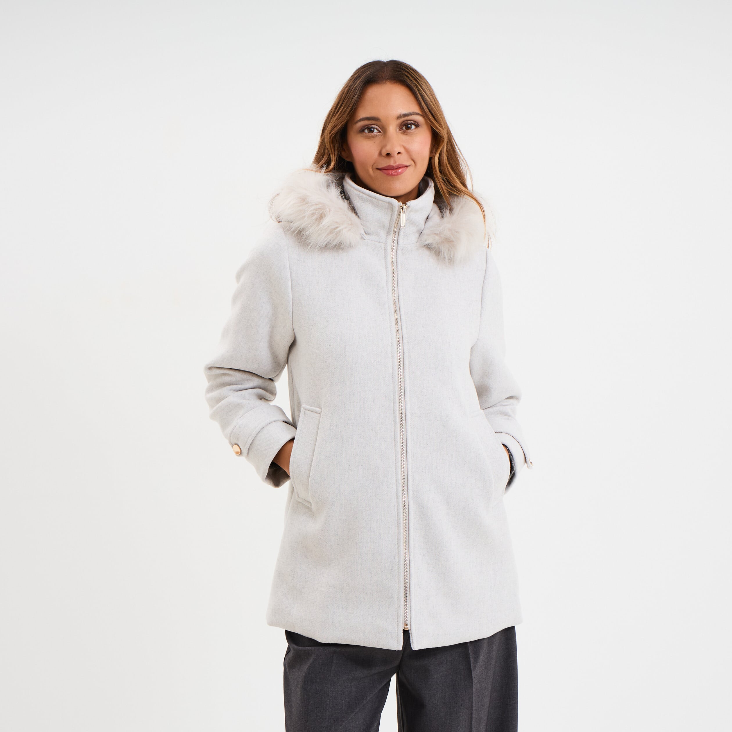 Manteau &agrave; capuche fausse fourrure gris clair femme