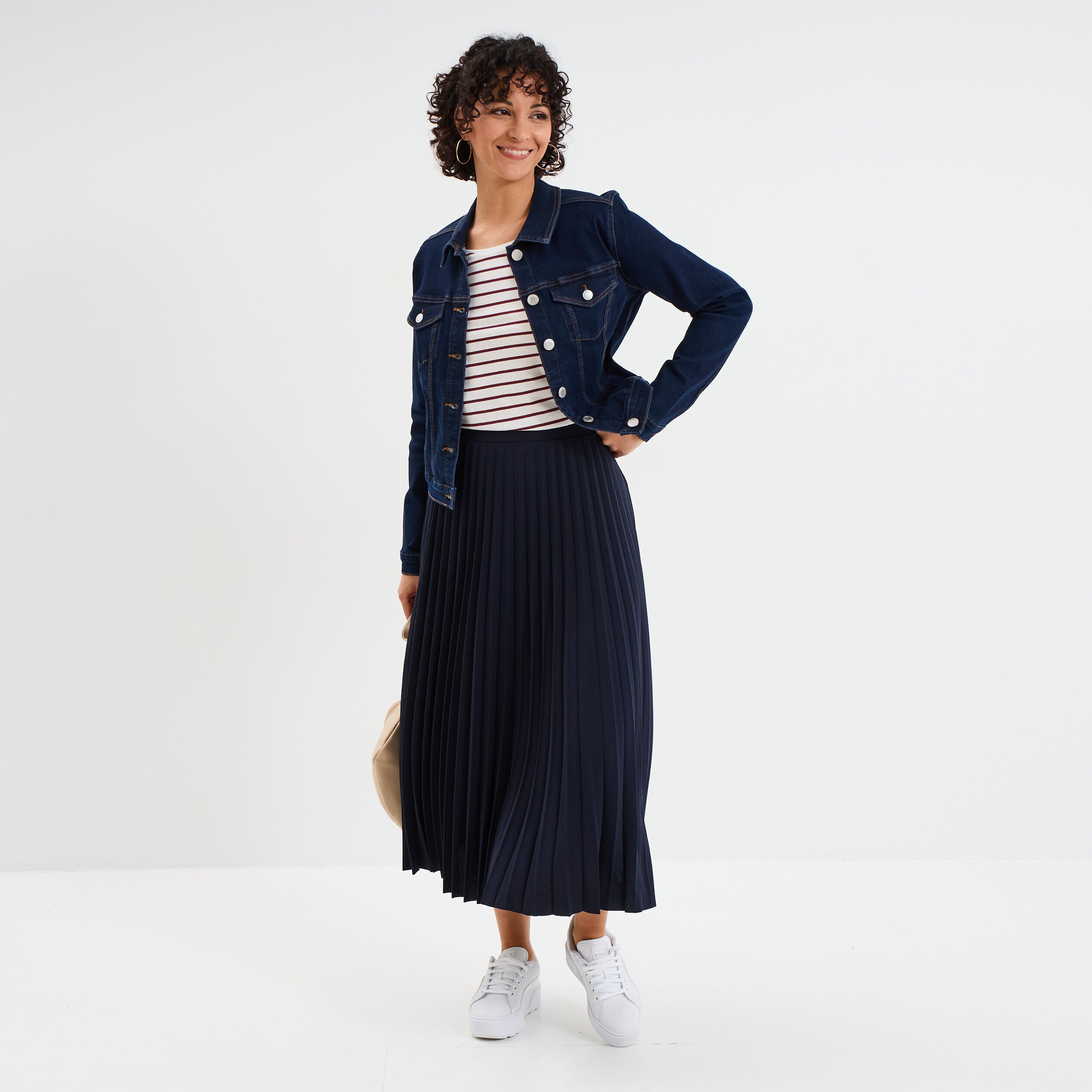 jupe midi plissee patineuse bleu fonce femme Jupe midi plissée patineuse bleu foncé femme