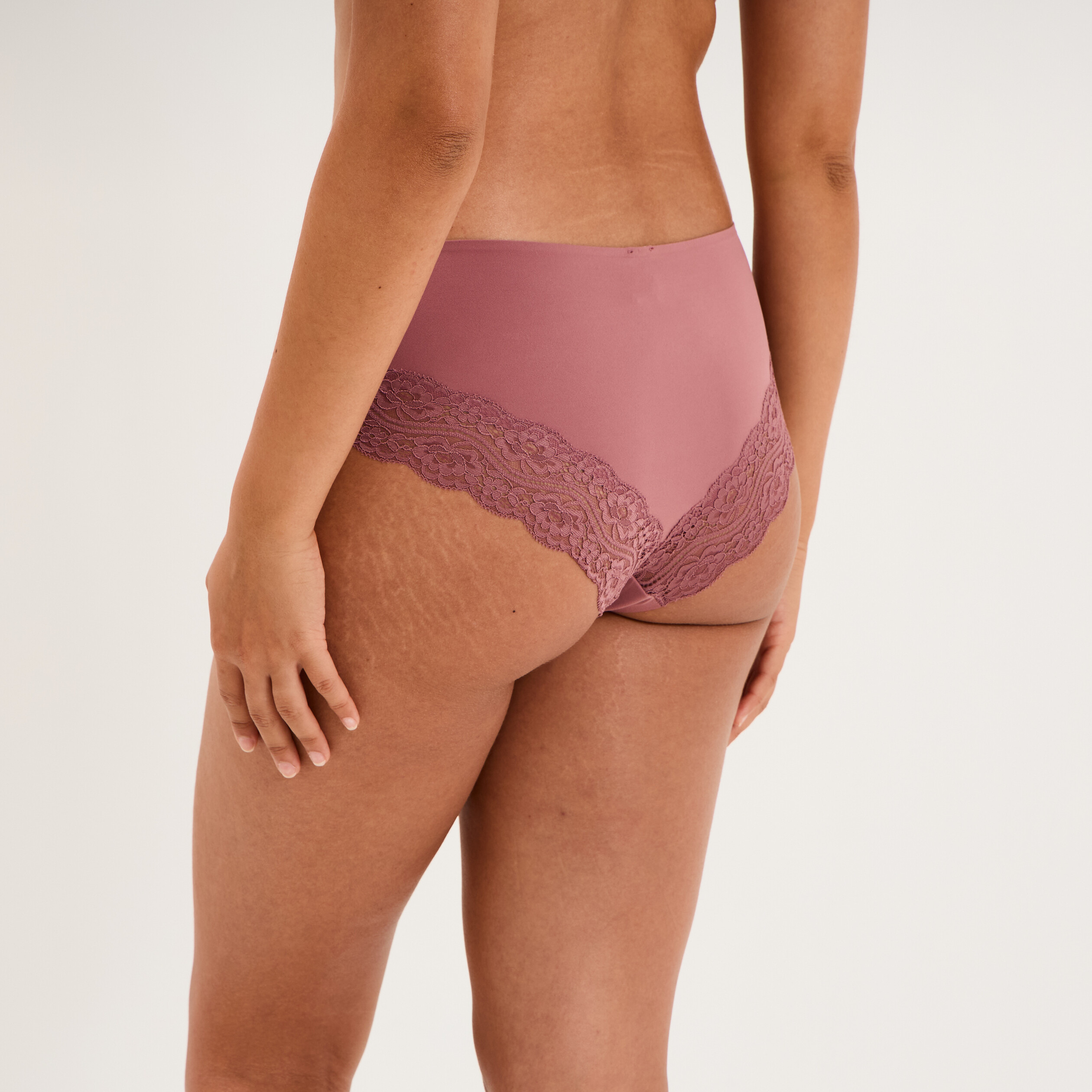 Shorty invisible &agrave; dentelle vieux rose femme
