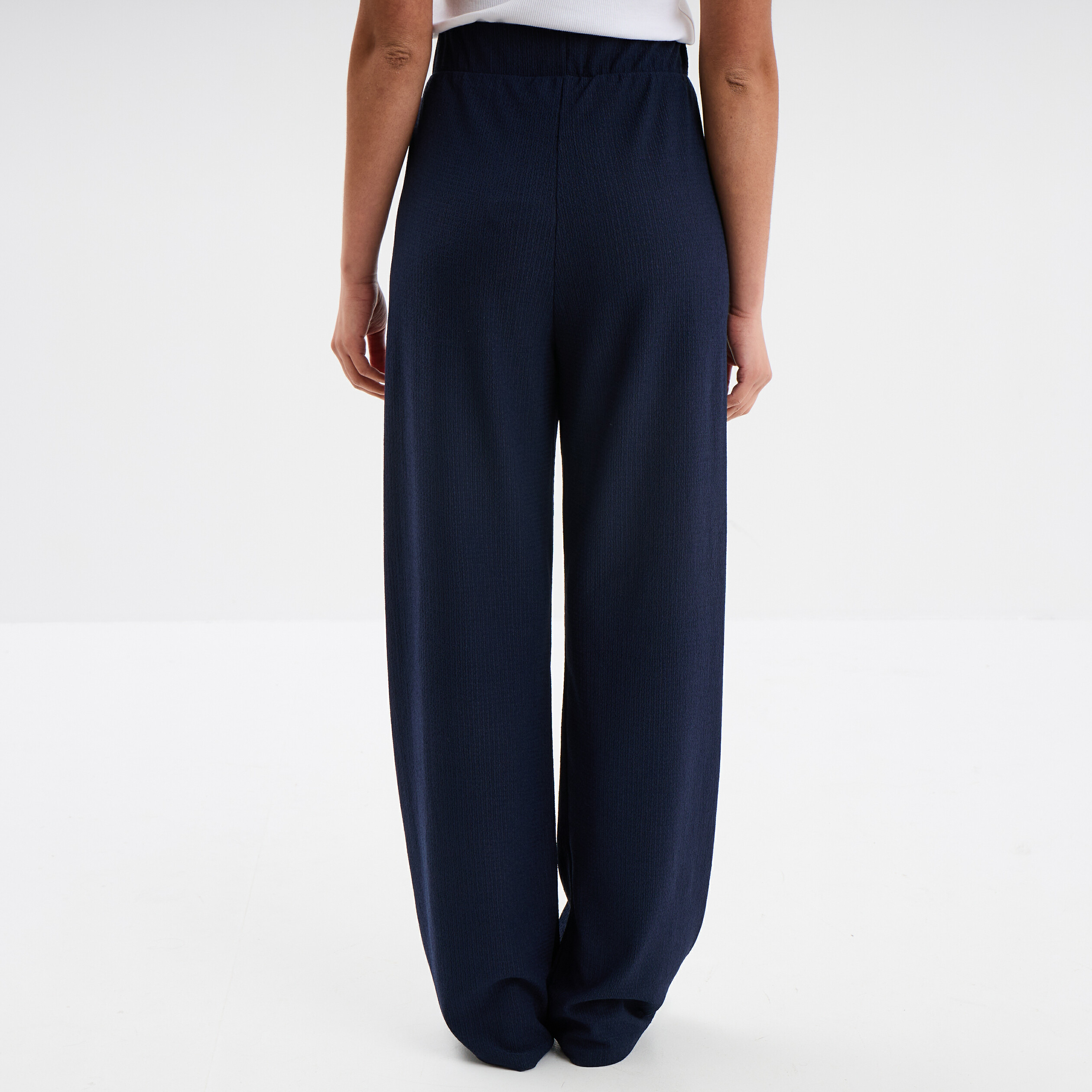 pantalon fluide large taille elastiquee bleu marine femme Pantalon fluide large taille élastiquée bleu marine femme