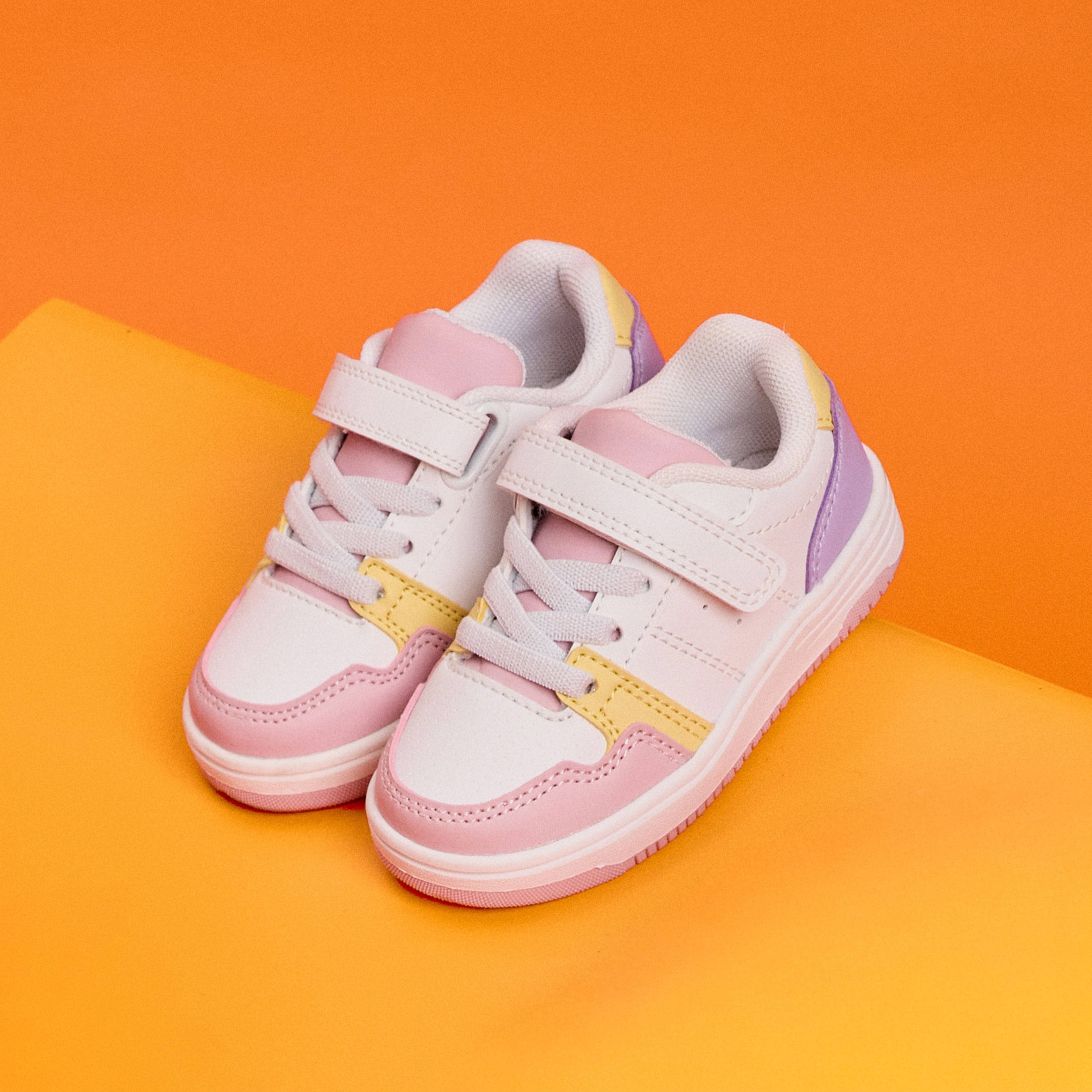 Tennis basses &agrave; scratchs multicolore b&eacute;b&eacute; fille