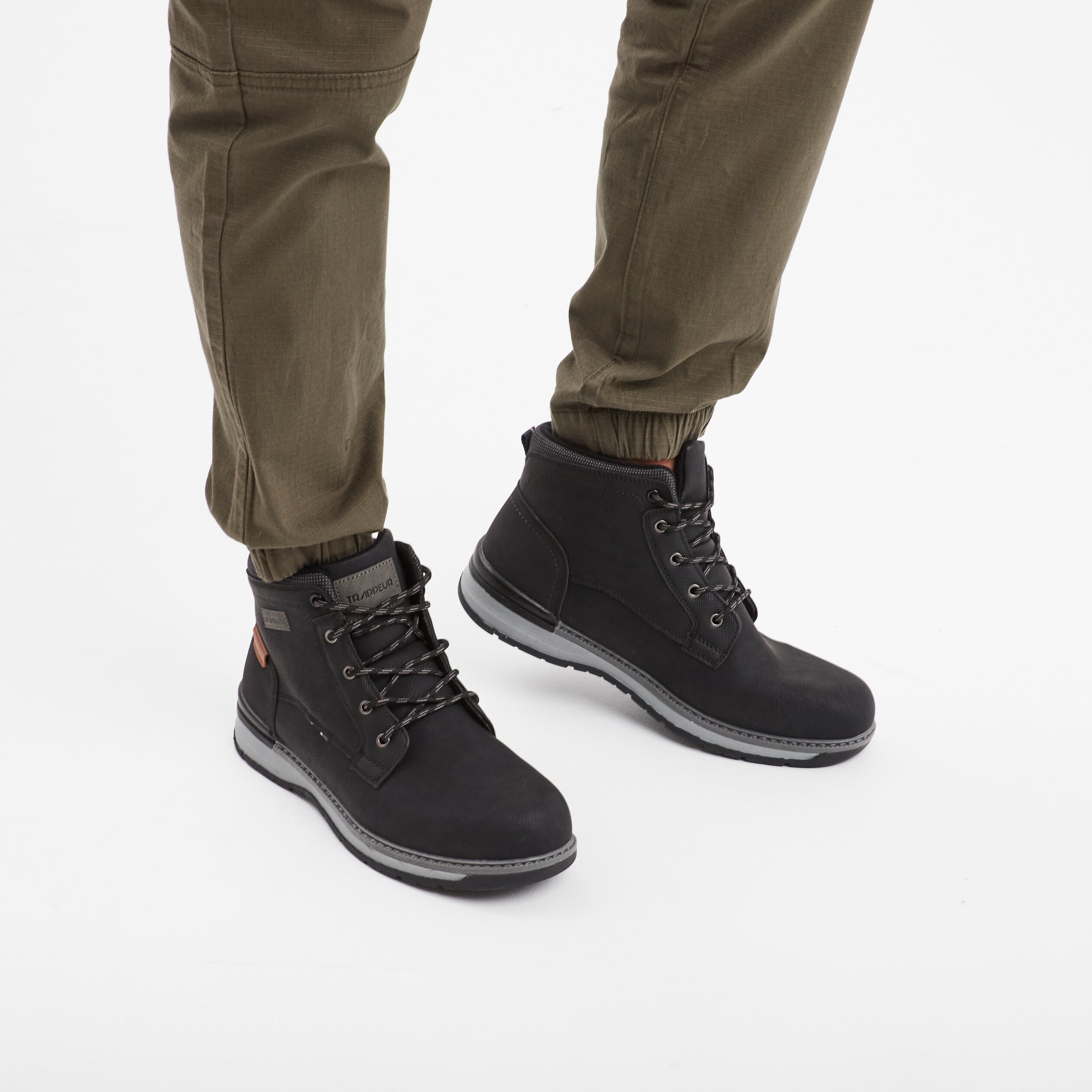 Bottines montantes &agrave; lacets noir homme