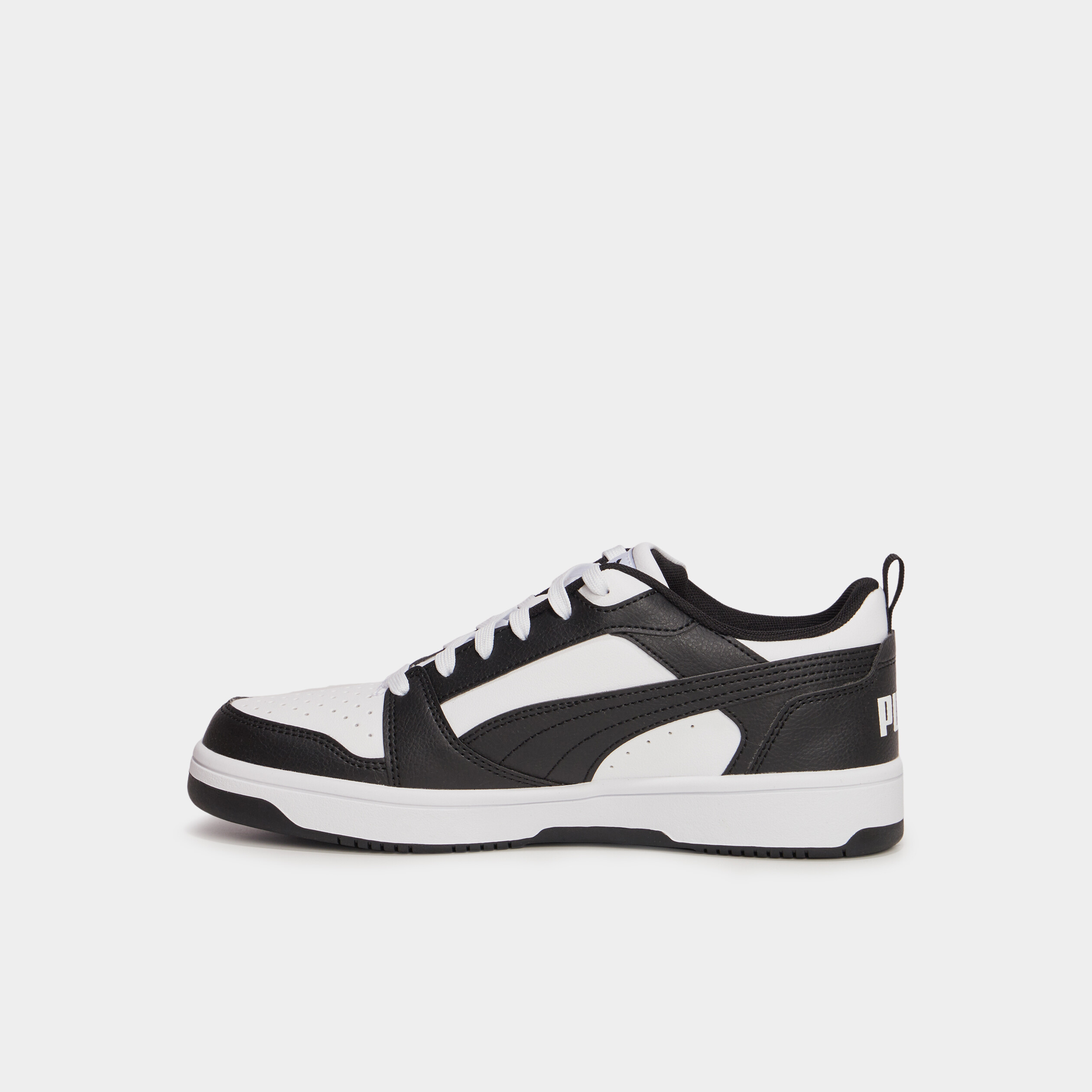 tennis basses a lacets puma v6 noir garcon Tennis basses à lacets Puma V6 noir garçon