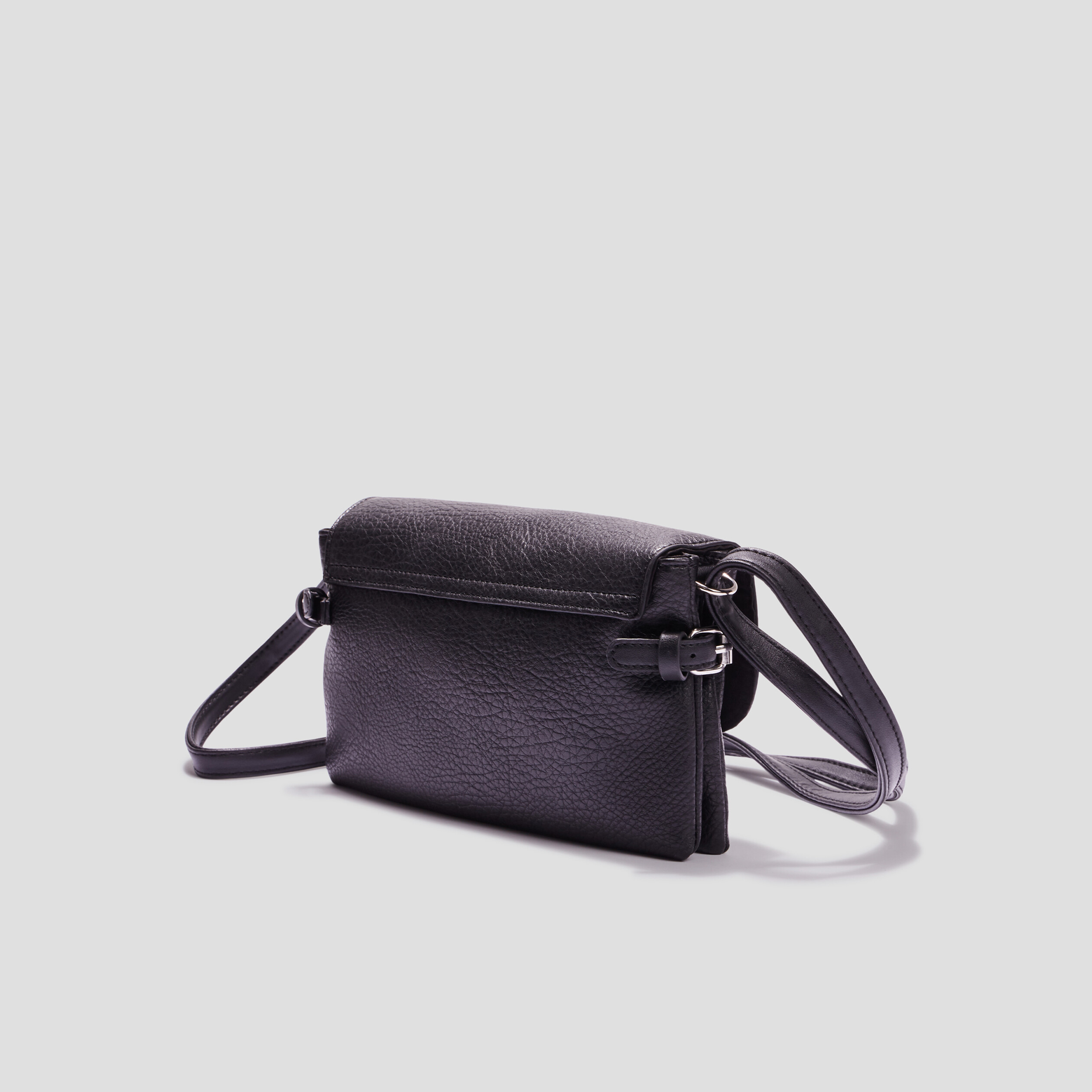 sac en bandouliere avec rabat noir femme Sac en bandoulière avec rabat noir femme