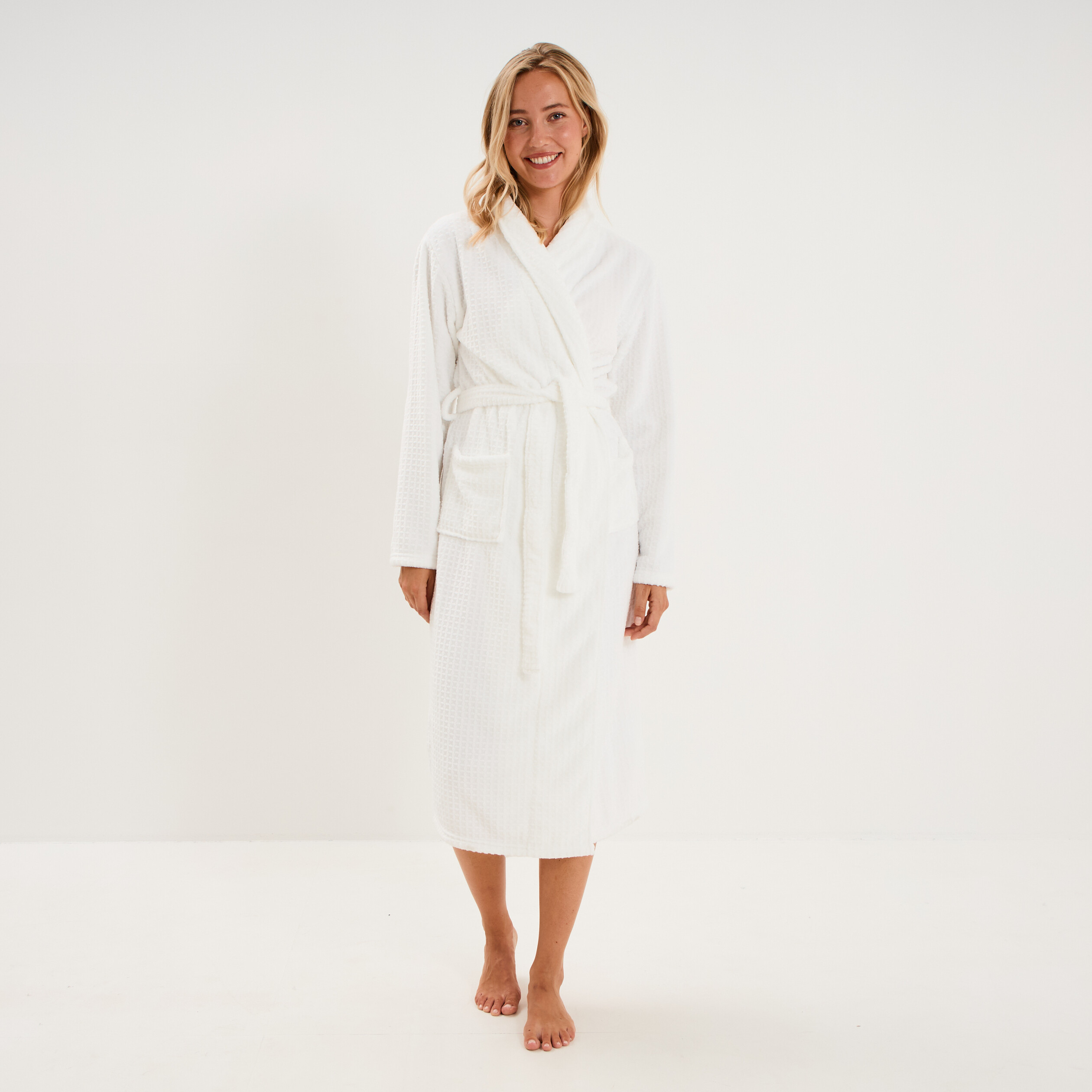Peignoir long ceintur&eacute; 2 poches blanc femme