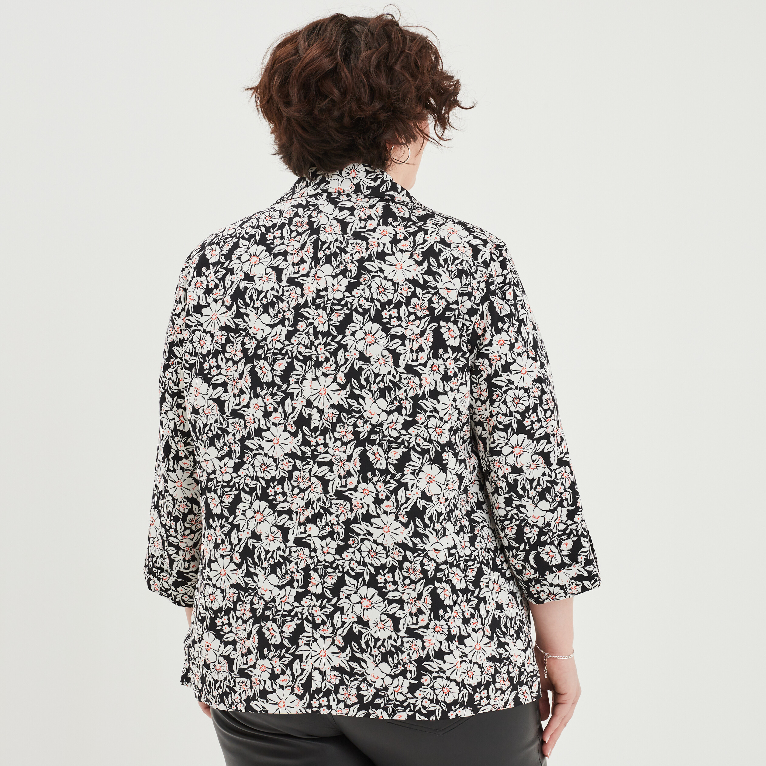 veste droite manches 34 a revers noir femmegt Veste droite manches 3/4 à revers noir femme grande taille