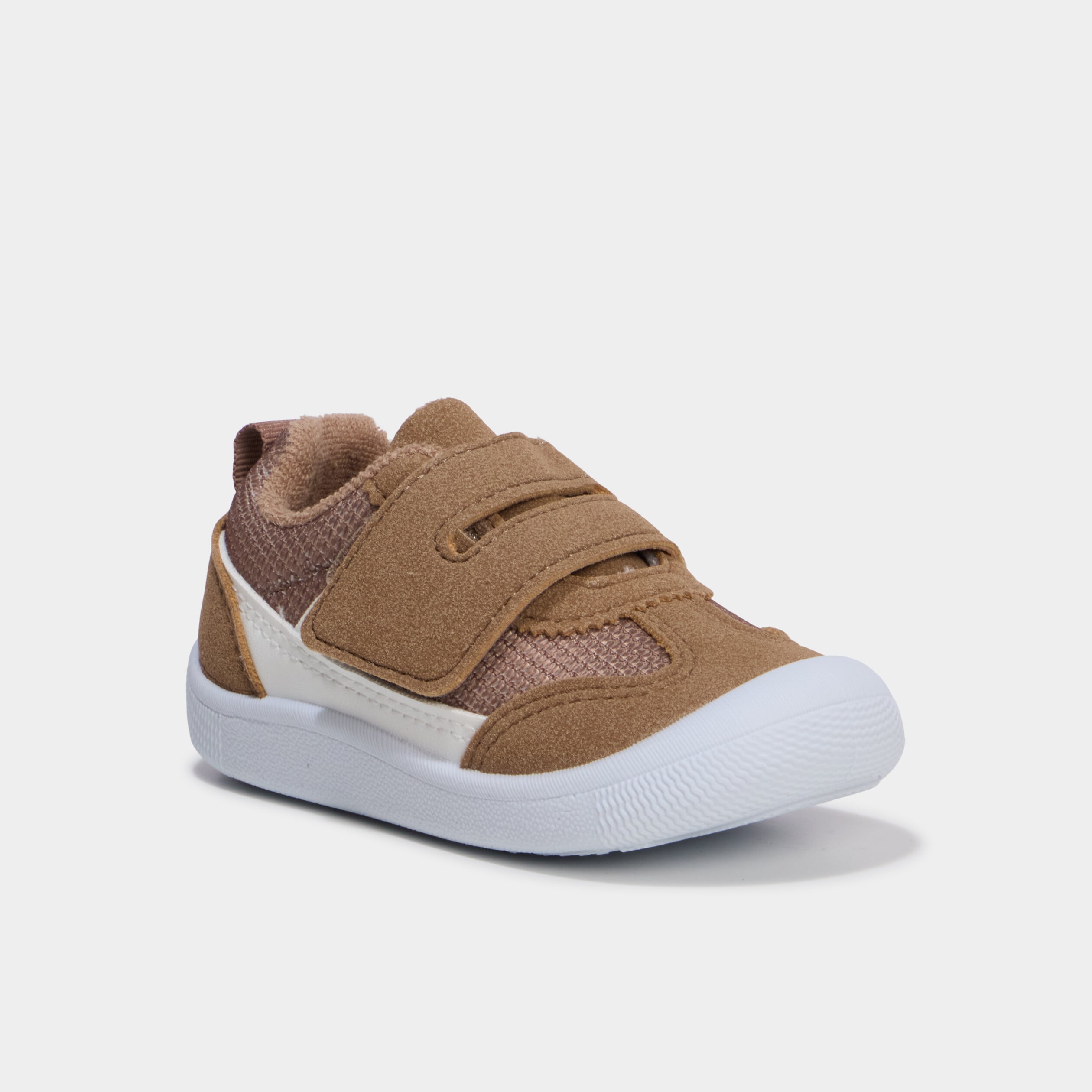 Baskets basses &agrave; semelles souples taupe b&eacute;b&eacute; gar&ccedil;on