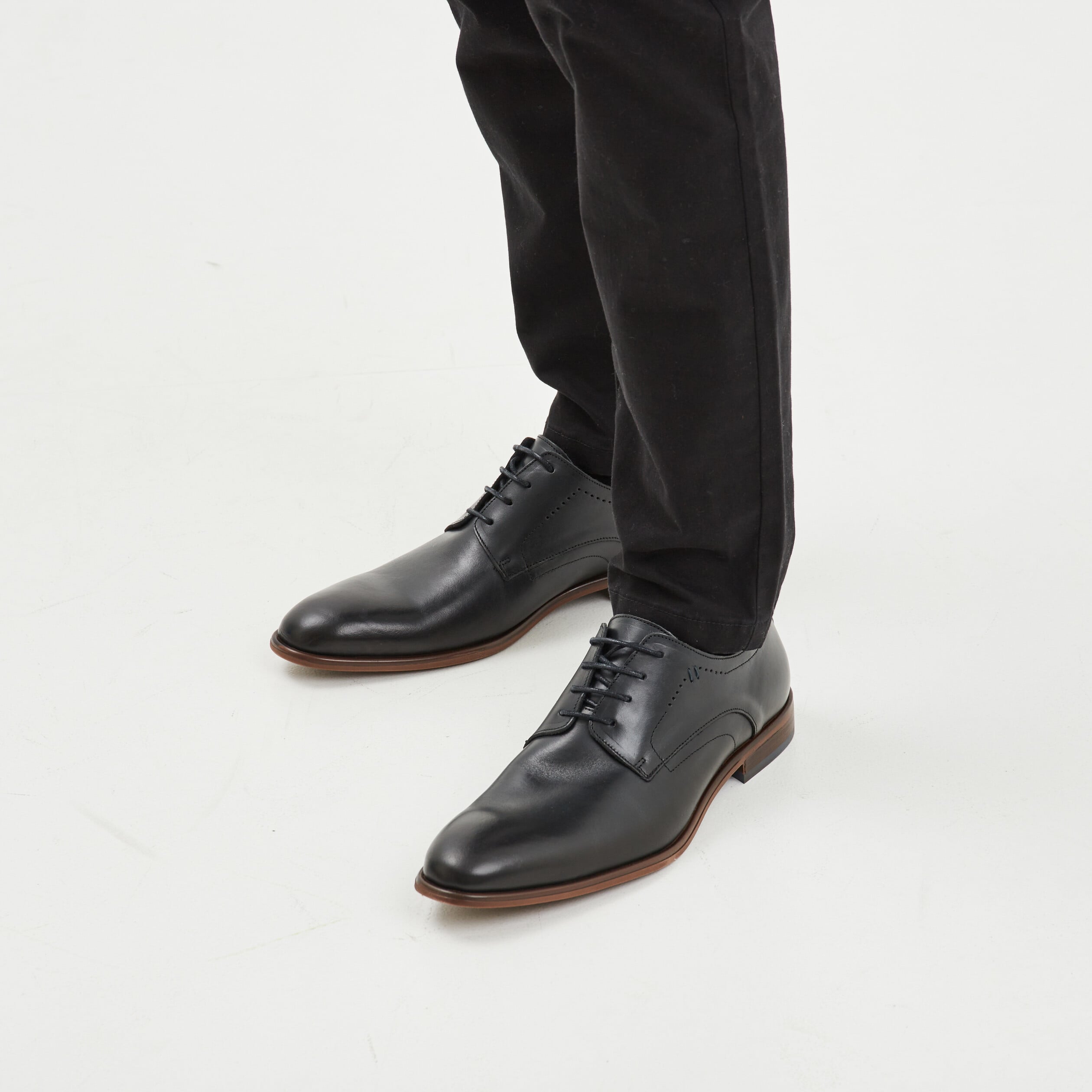 Derbies &agrave; lacets en cuir lisse noir homme