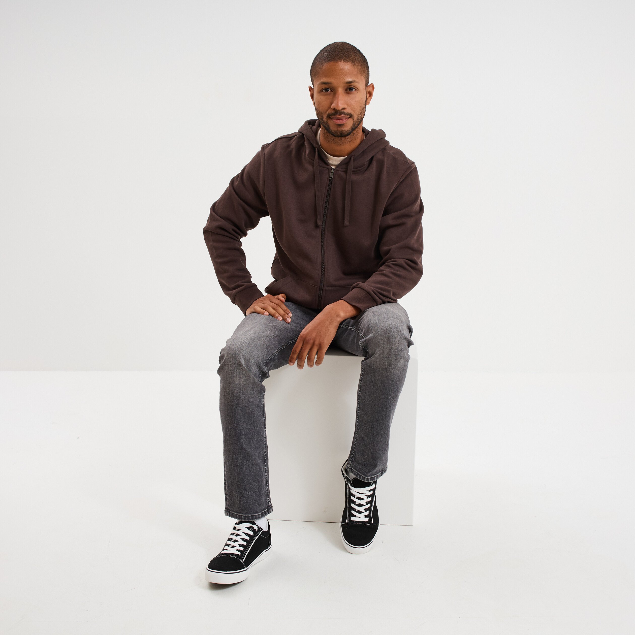 sweat zippe molleton a capuche marron fonce homme Sweat zippé molleton à capuche marron foncé homme