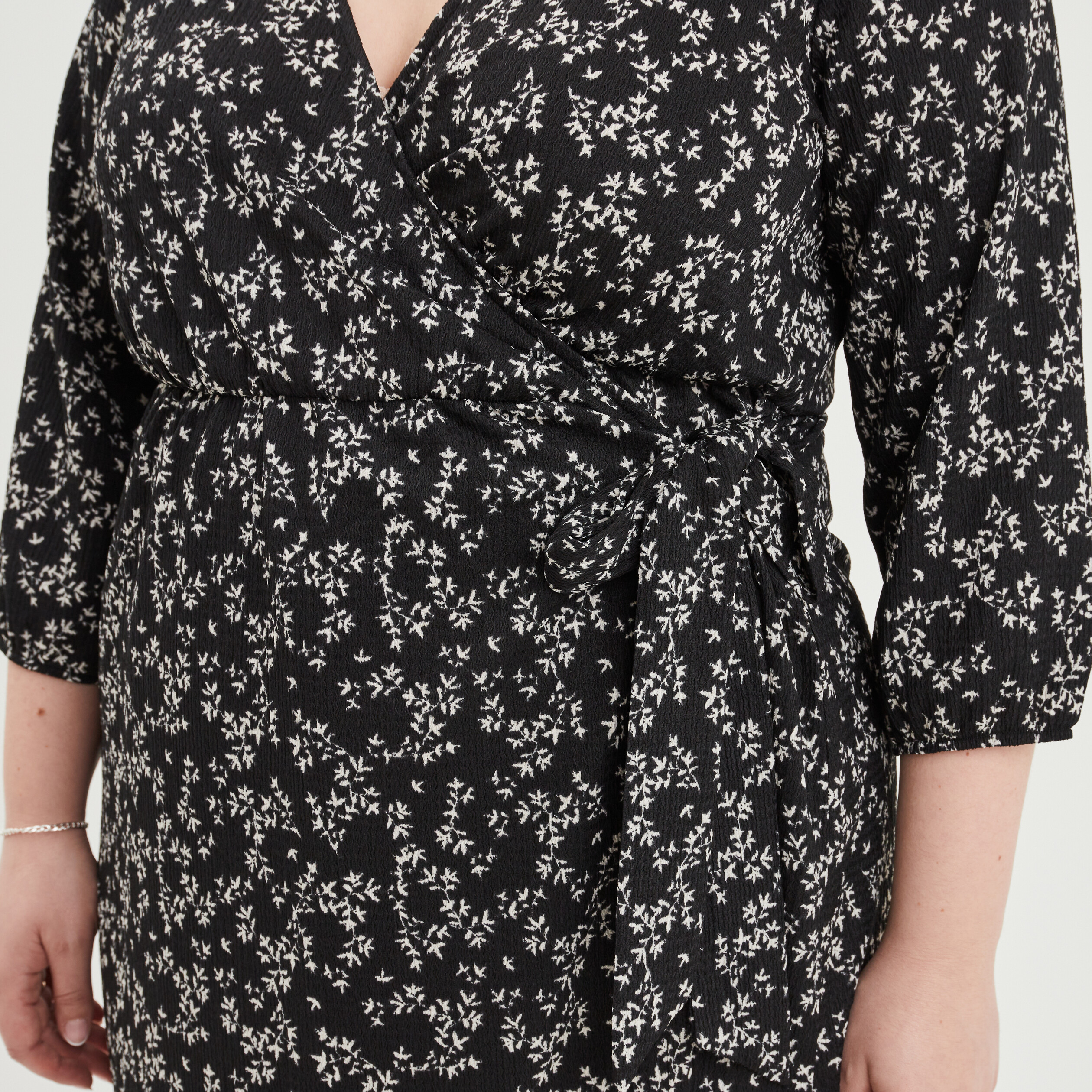 robe portefeuille manches 34 noir femmegt Robe portefeuille manches 3/4 noir femme grande taille