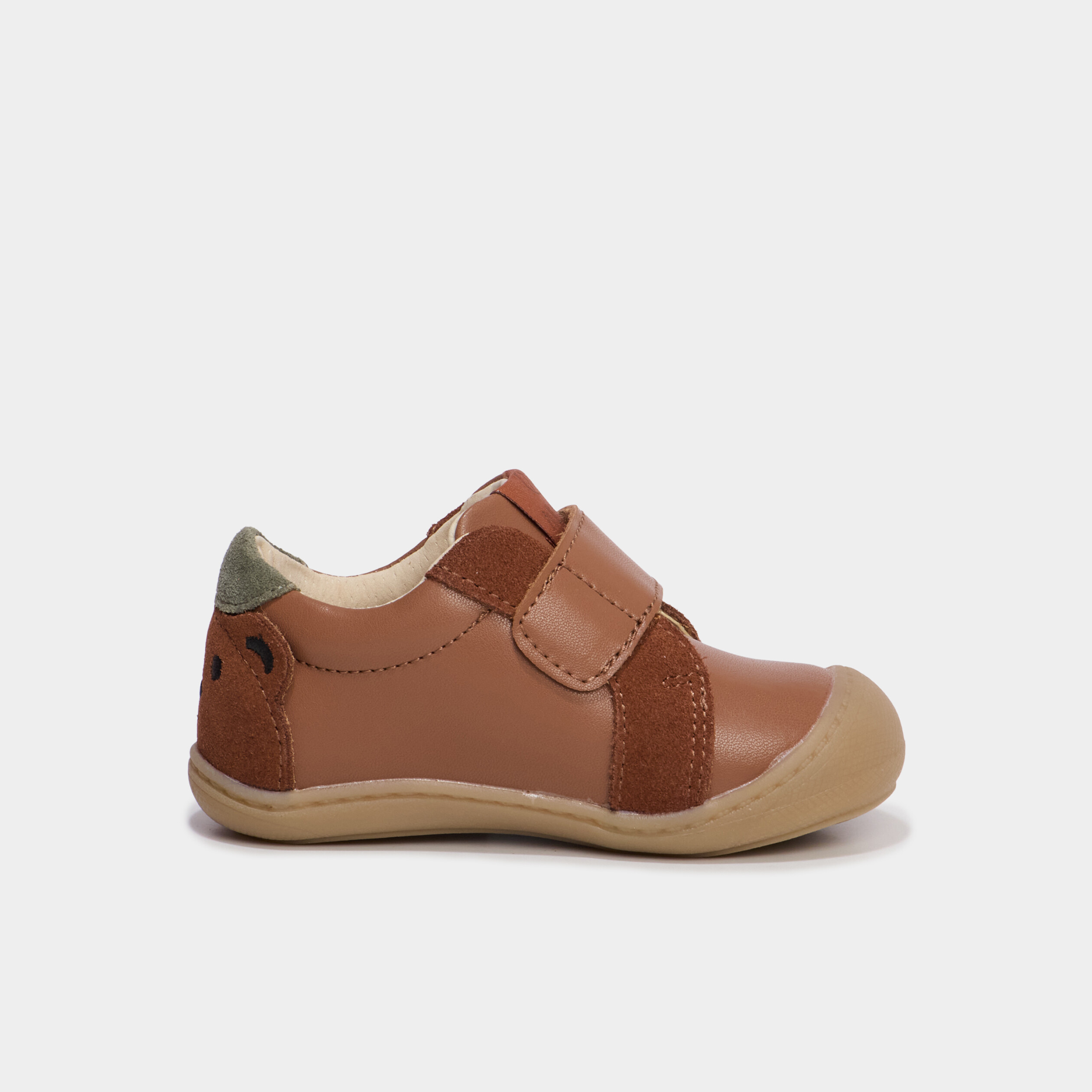 Bottillons &agrave; scratchs en cuir camel b&eacute;b&eacute; gar&ccedil;on