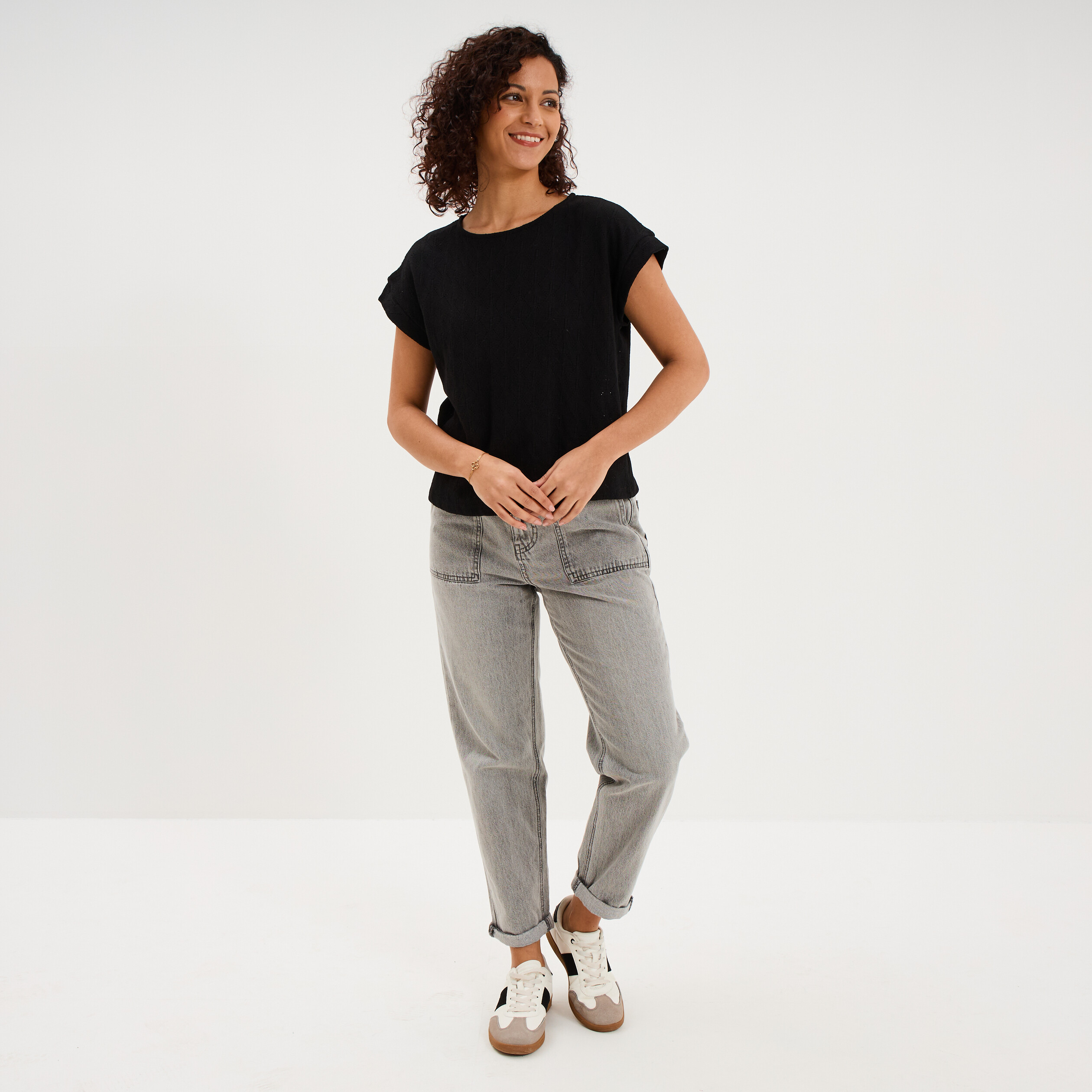 T-shirt ajour&eacute; manches courtes noir femme