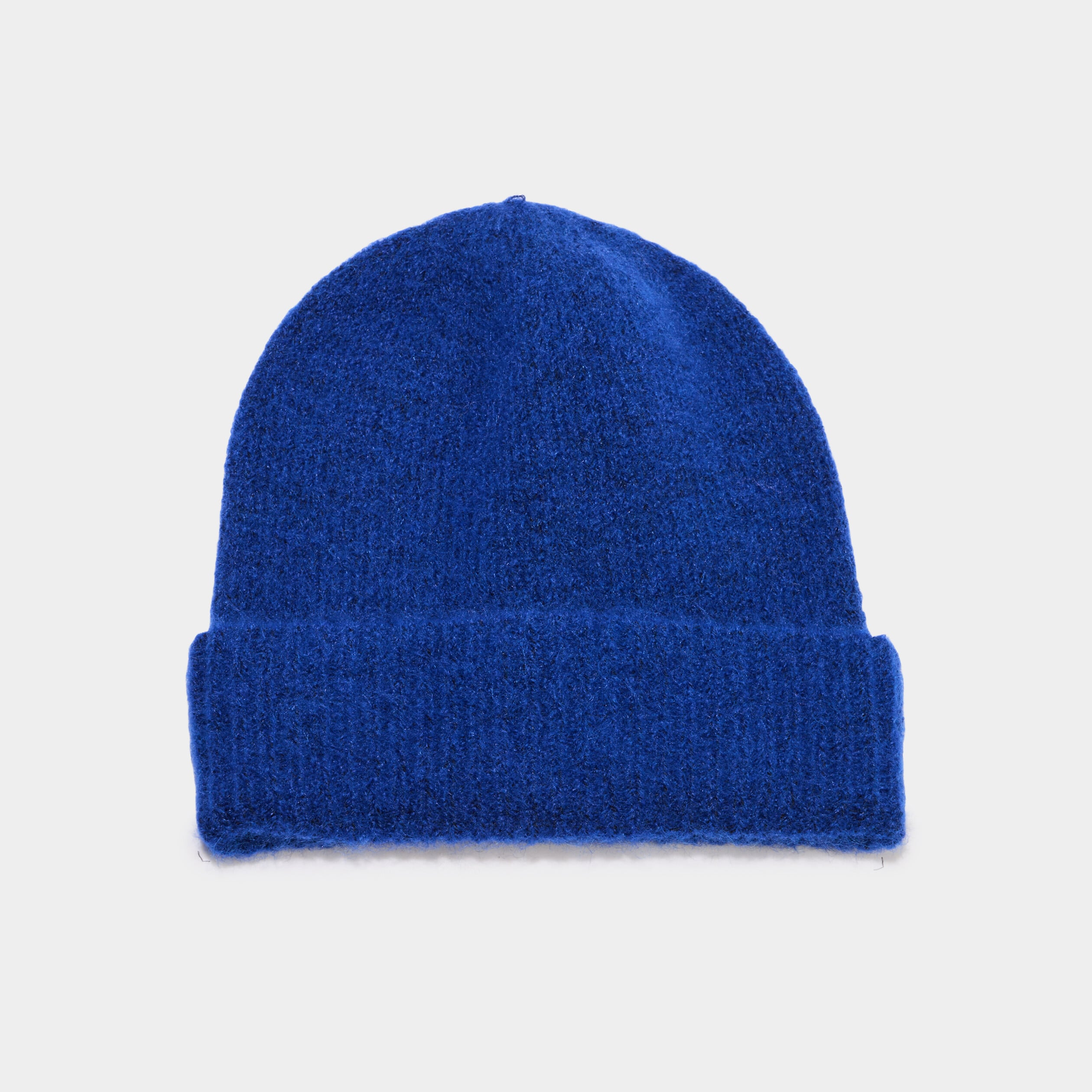 Bonnet maille c&ocirc;tel&eacute;e bleu roi femme