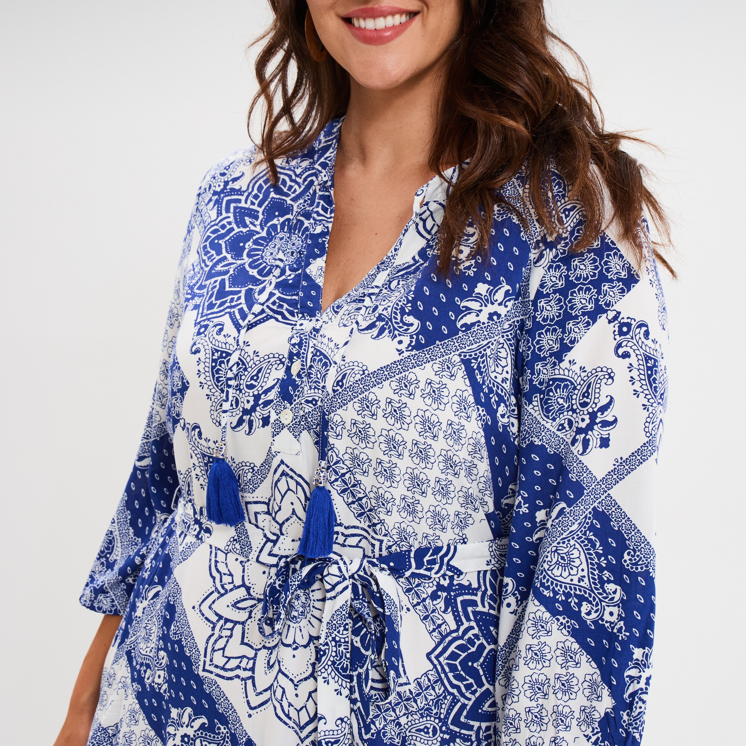 robe fluide evasee col tunisien bleu femmegt Robe fluide évasée col tunisien bleu femme grande taille