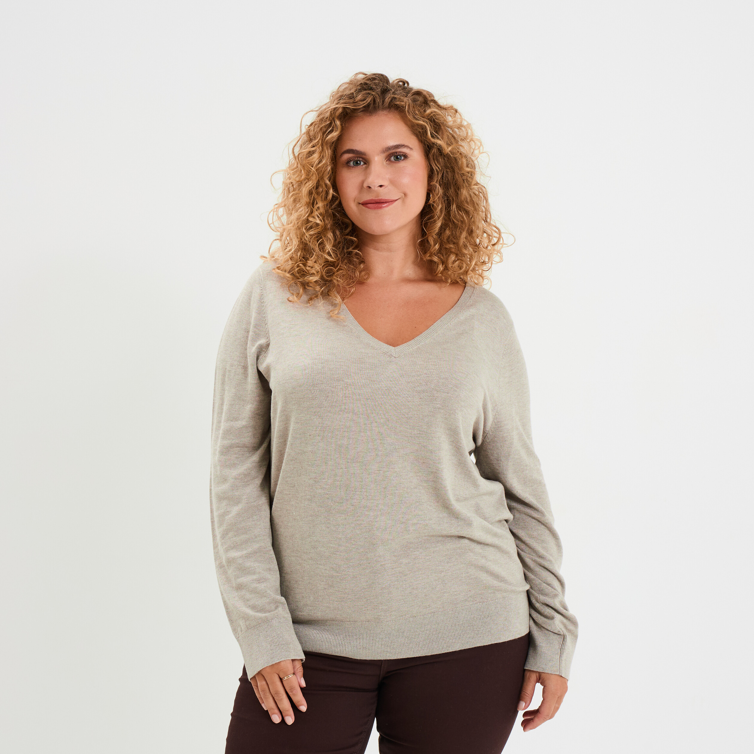 pull col en v manches longues beige femmegt Pull col en V manches longues beige femme grande taille