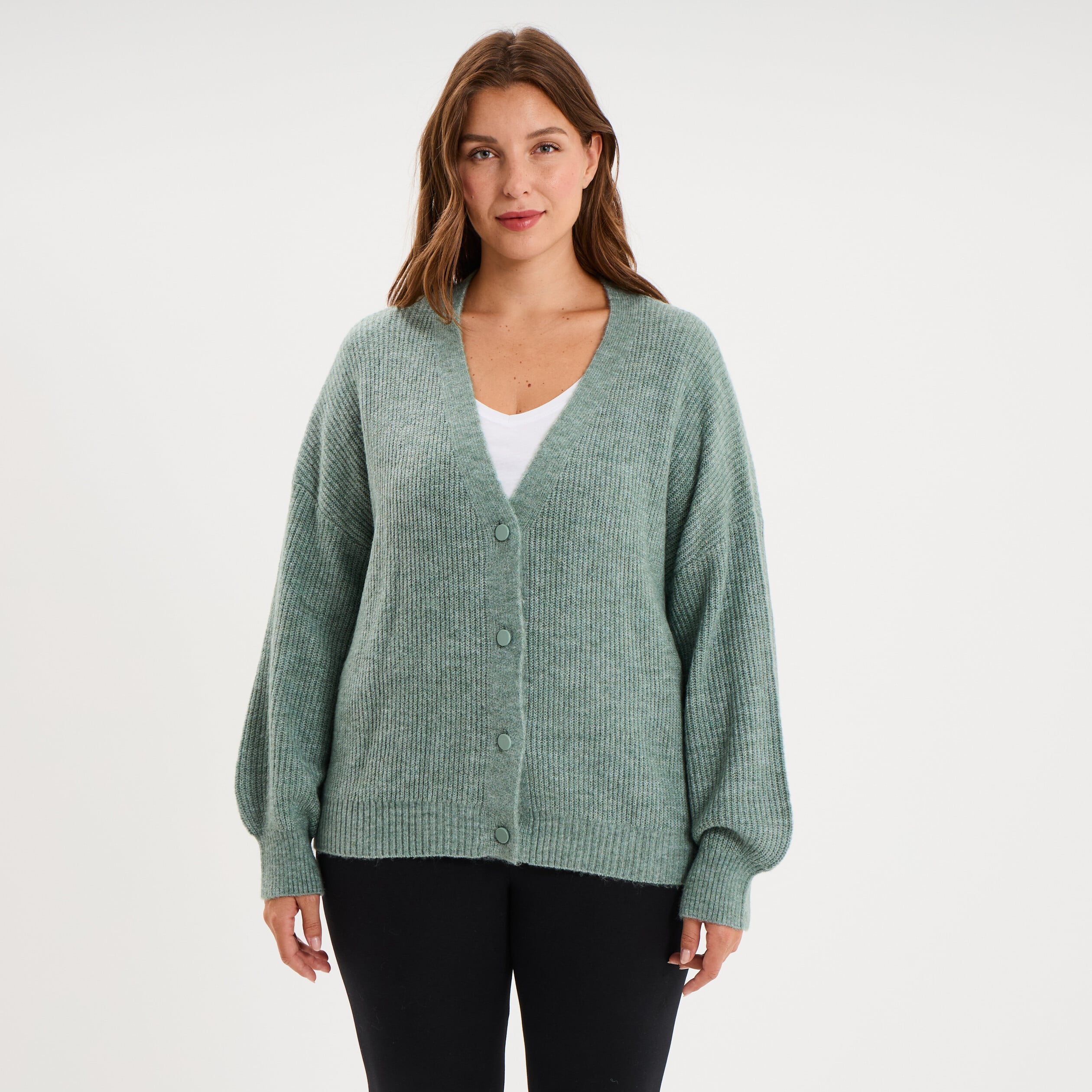 Gilet col en V boutonn&eacute; manches longues vert femme grande taille