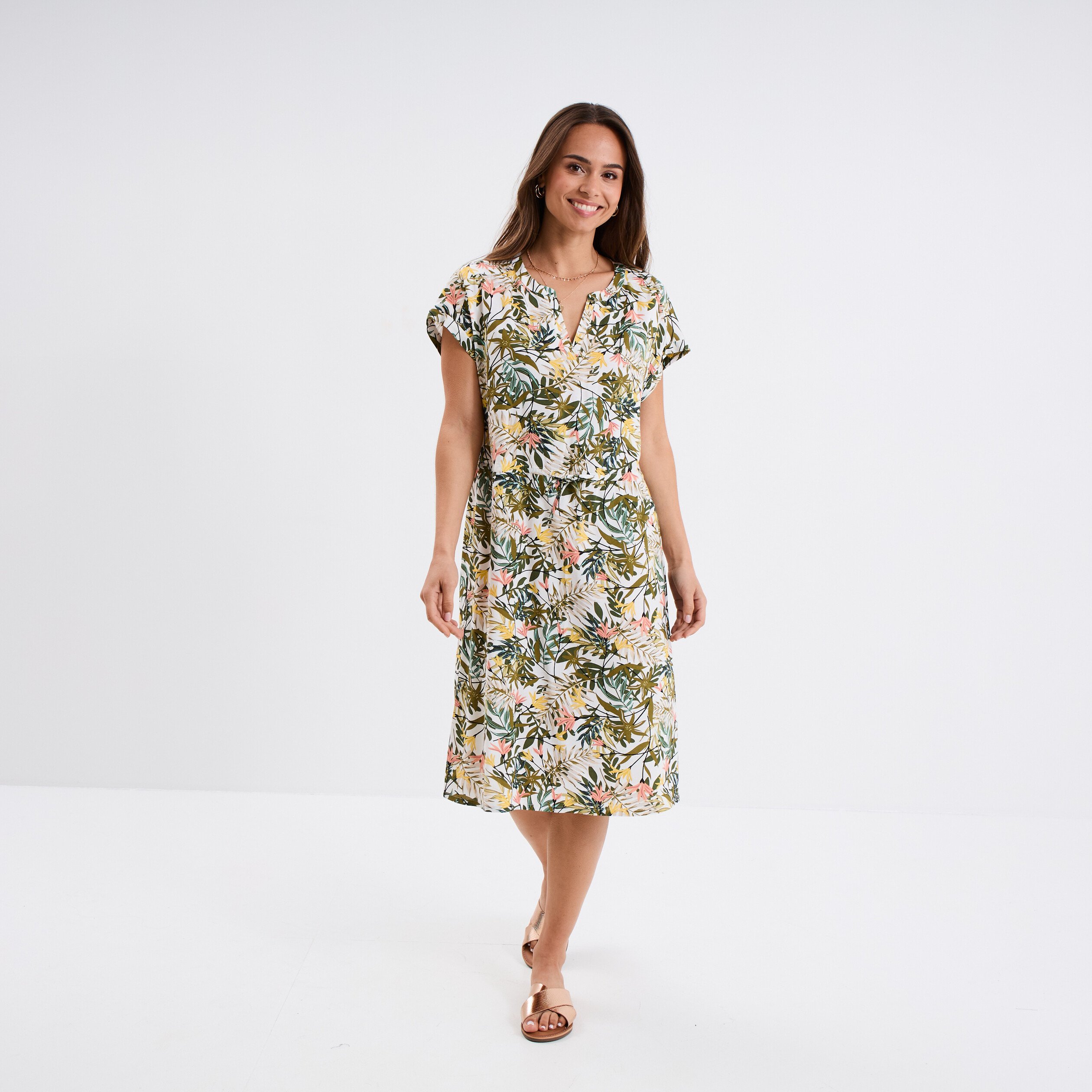 robe courte col tunisien manches courtes blanc femme Robe courte col tunisien manches courtes blanc femme