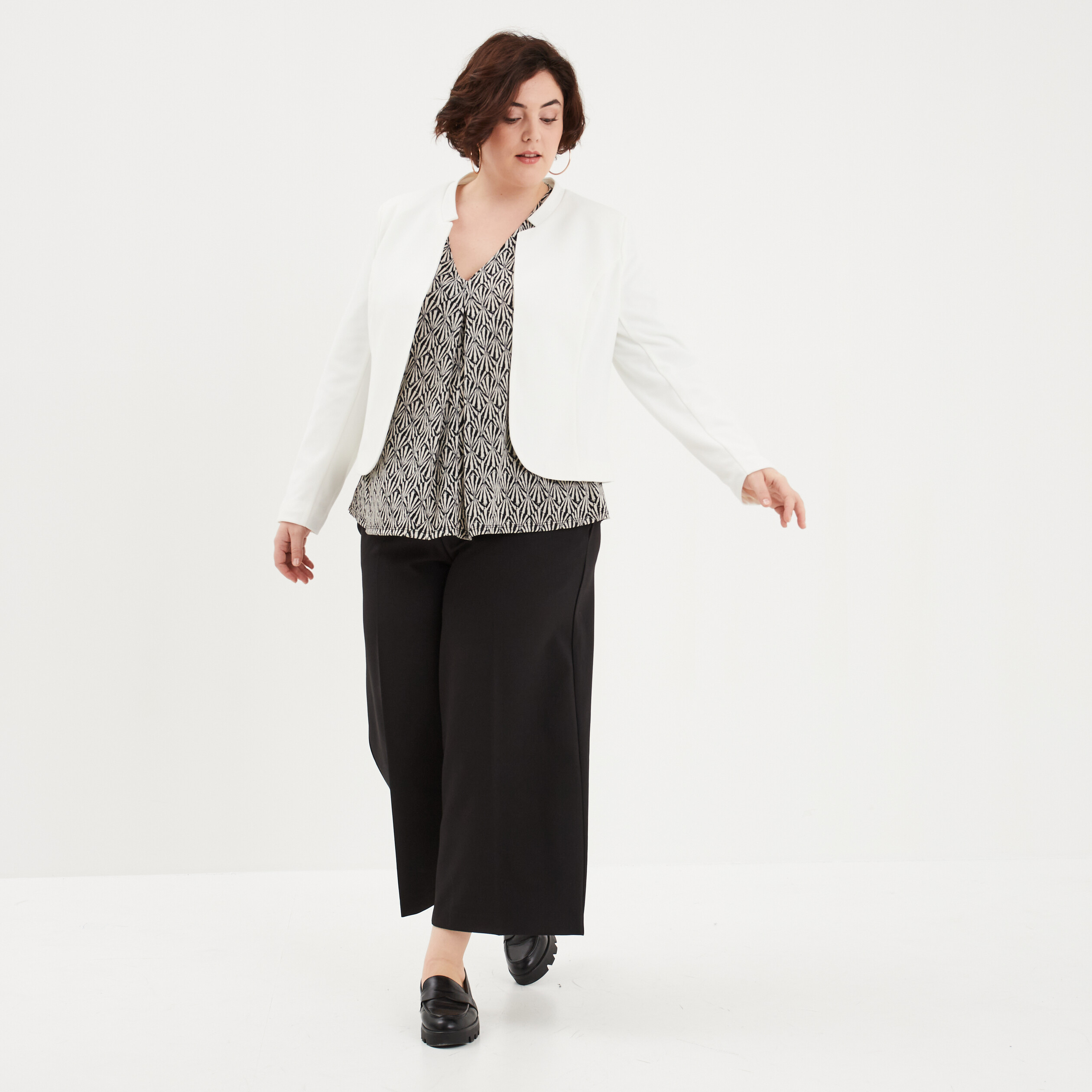 pantalon city droit 78eme a pinces noir femmegt Pantalon city droit 7/8ème à pinces noir femme grande taille