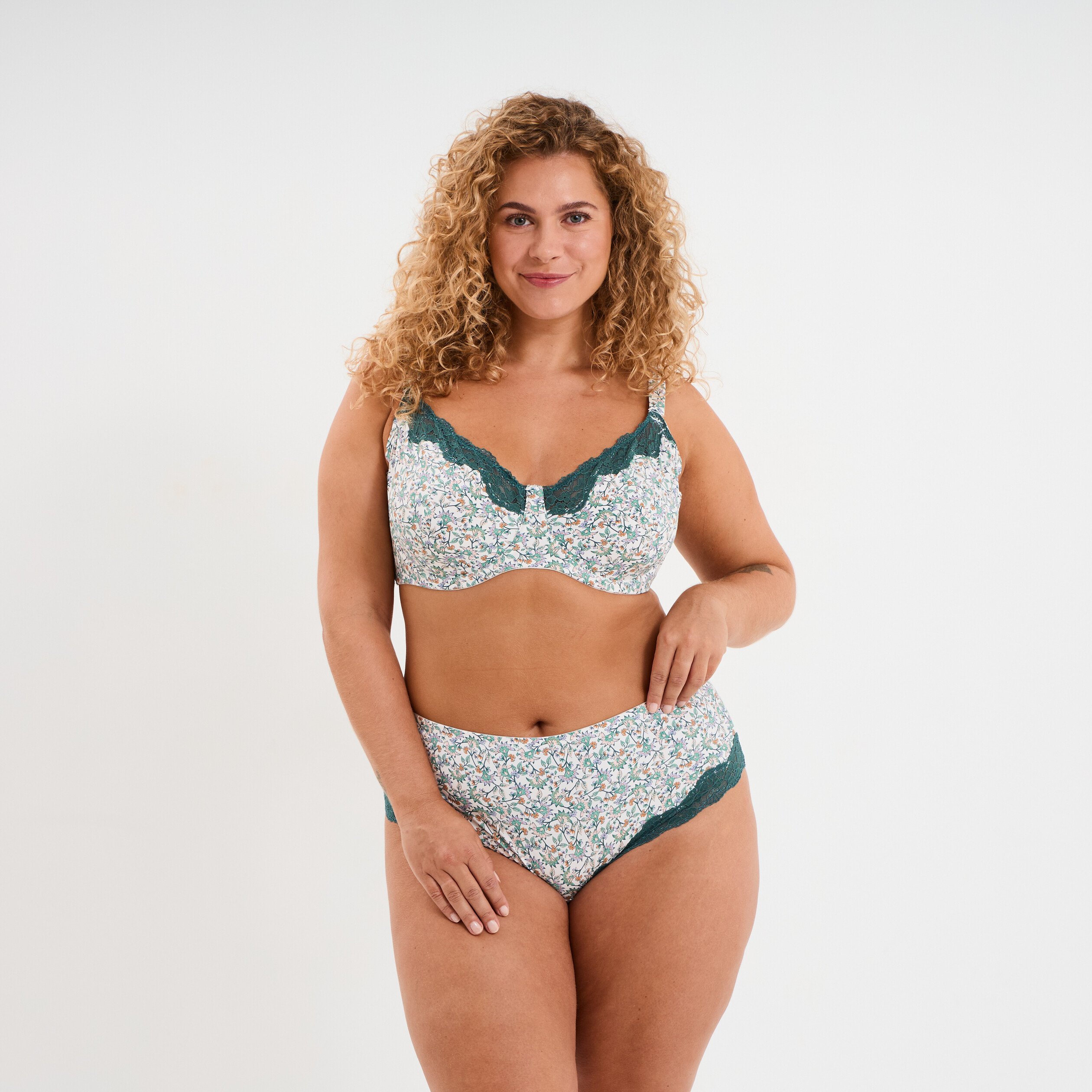 soutien gorge emboitant microfibre ecru femmegt Soutien-gorge emboitant microfibre ecru femme grande taille