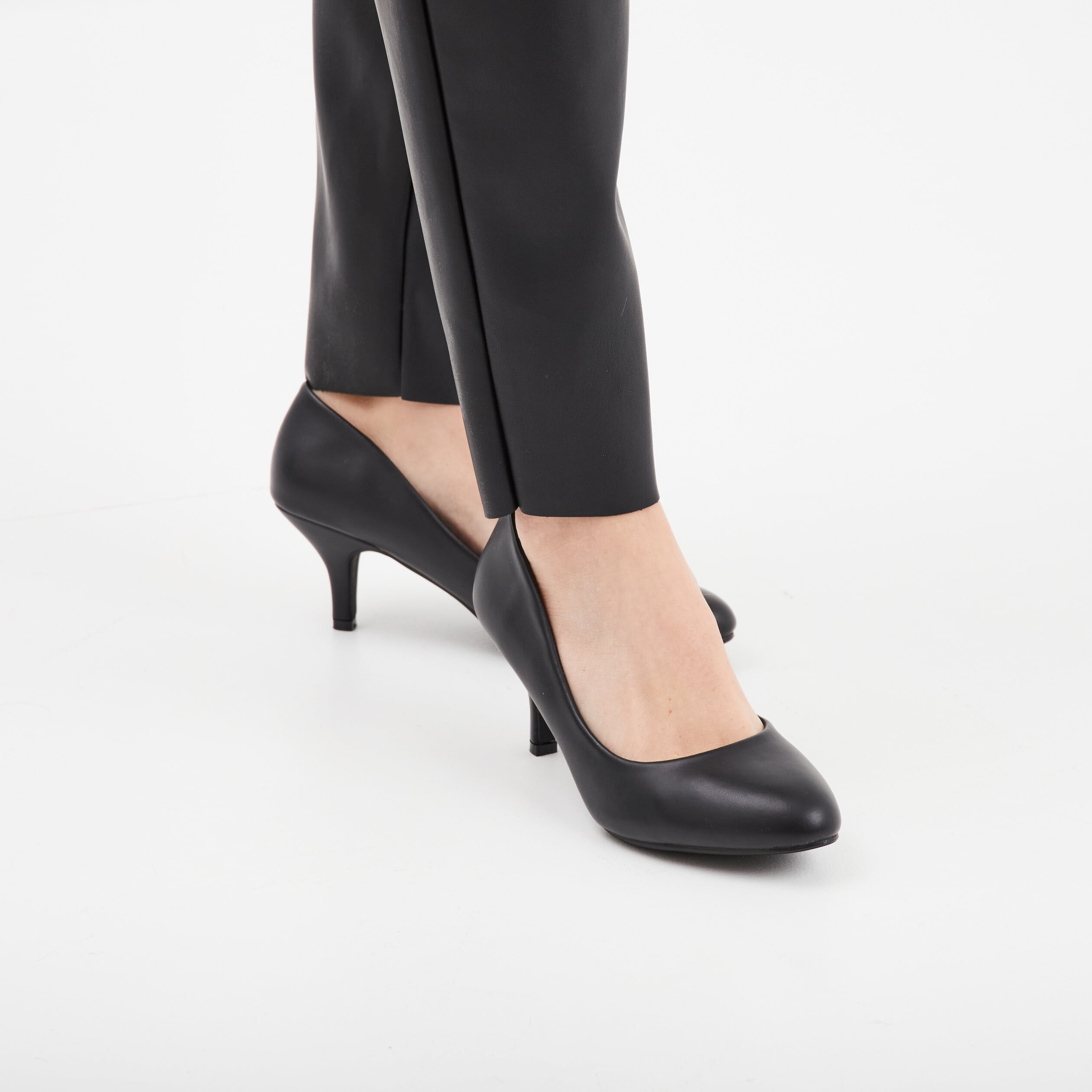 Escarpins iris&eacute;s noir femme